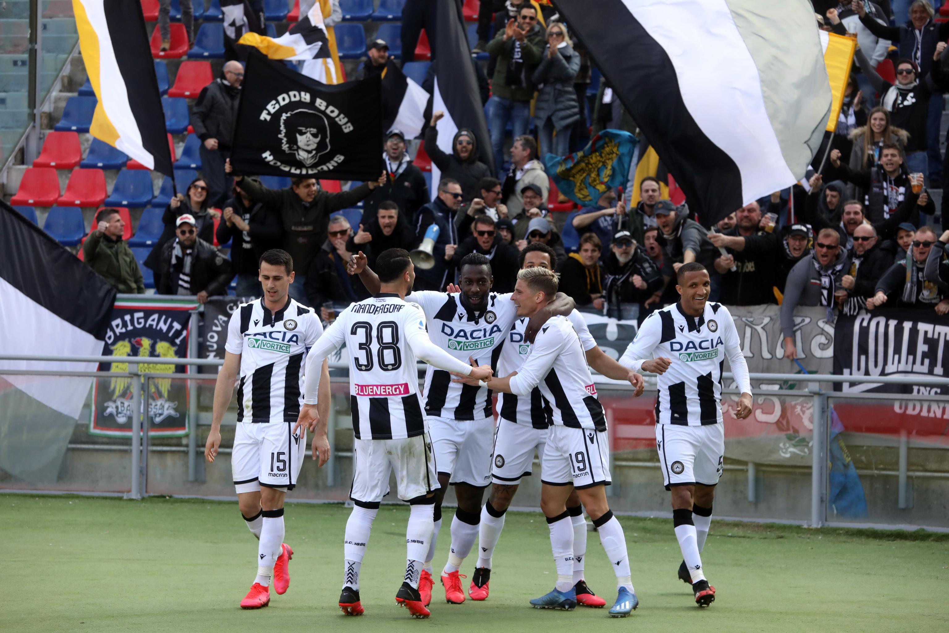 epa08237649 Udinese's Stefano Okaka jubilates after scoring the goal   0-1 during the Italian Serie A soccer match Bologna Fc vs Udinese at the Renato Dall'Ara stadium in Bologna, Italy, 22 February 2020.  EPA-EFE/GIORGIO BENVENUTI