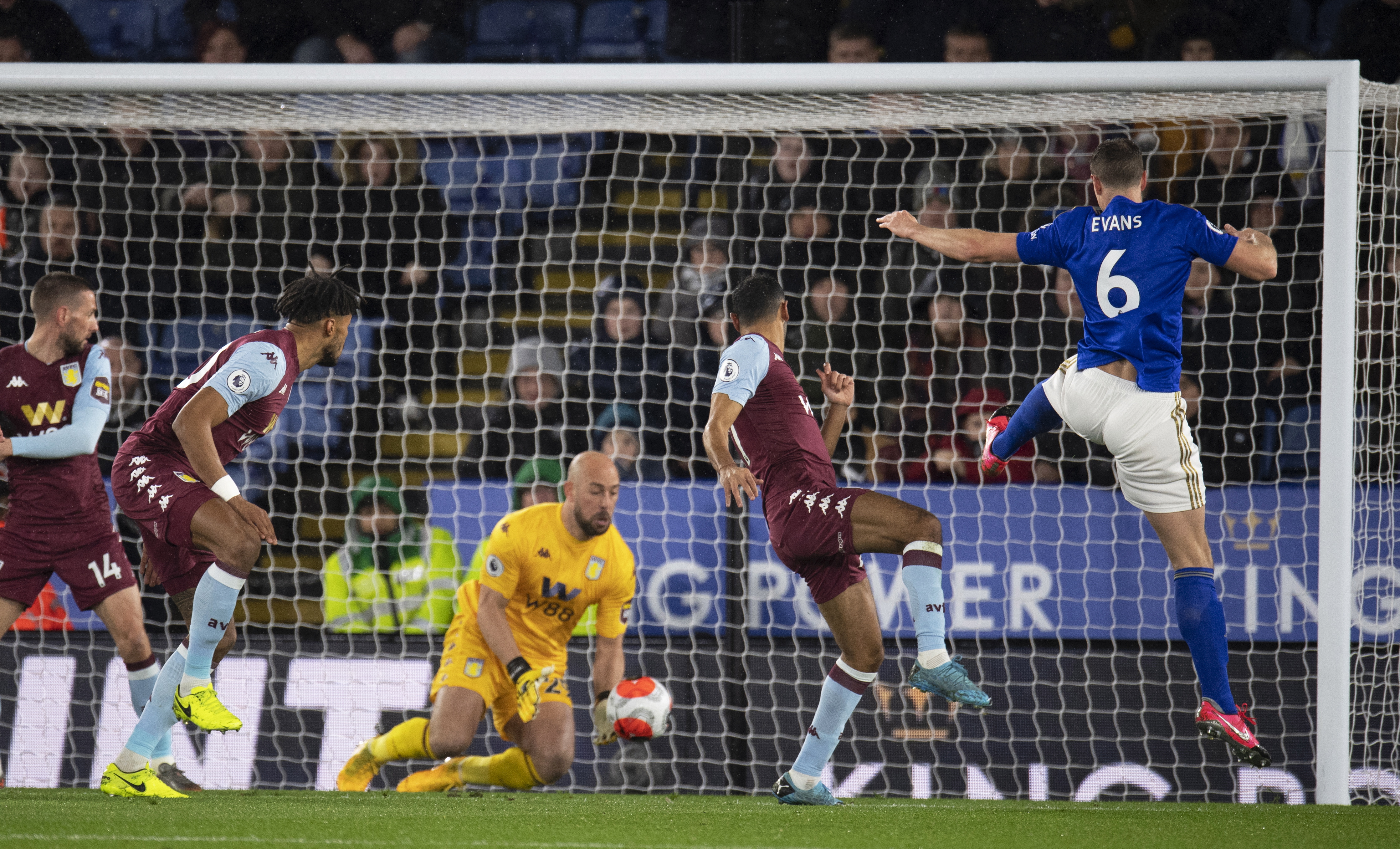 Foto: EPA-EFE/PETER POWELL