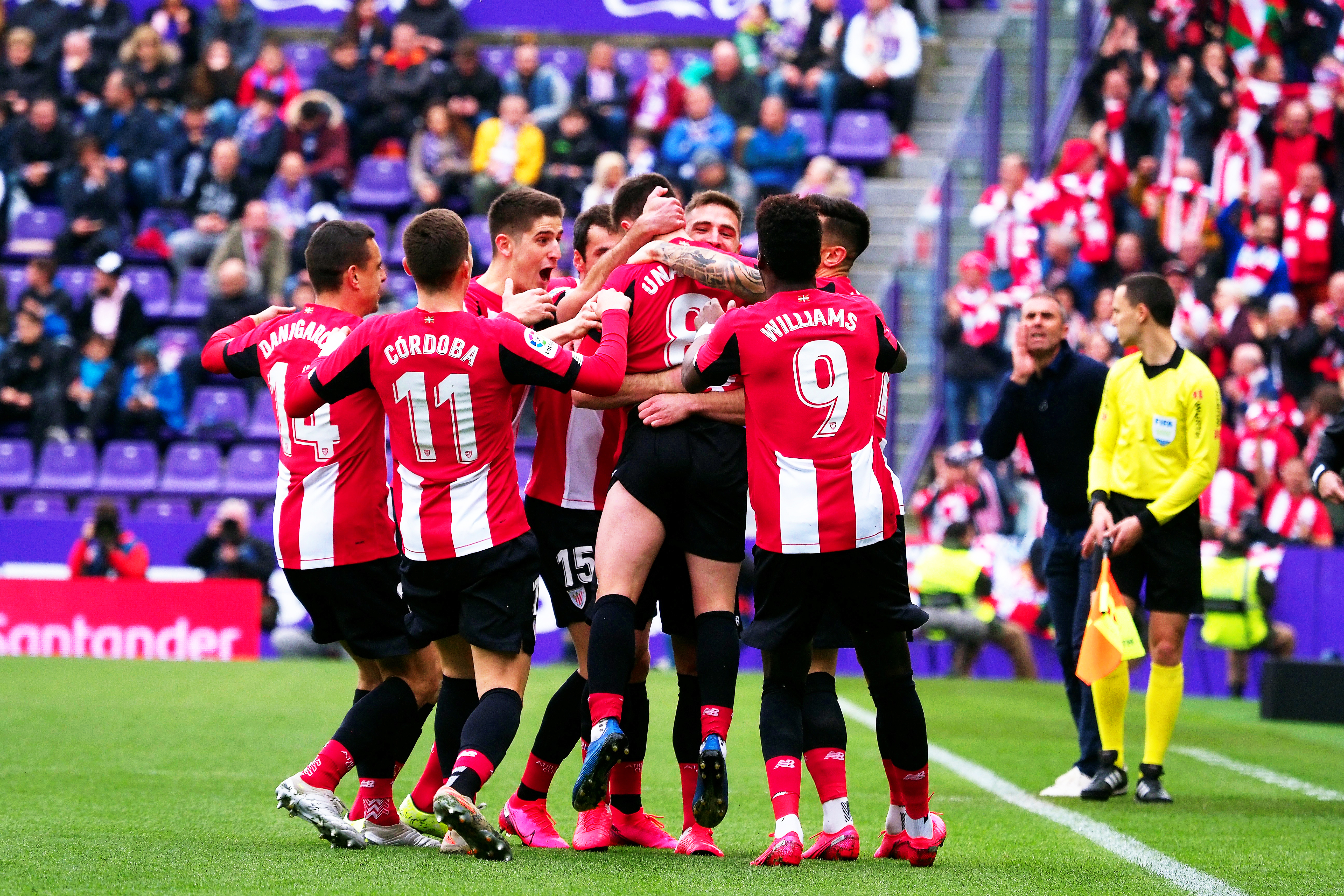 epa08278321 Bilbao players celebrate their opening goal during the Spanish La Liga soccer match between Real Valladolid and Athletic Bilbao at Jose Zorrilla stadium in Valladolid, Spain, 08 March 2020.  EPA-EFE/R. GARCIA