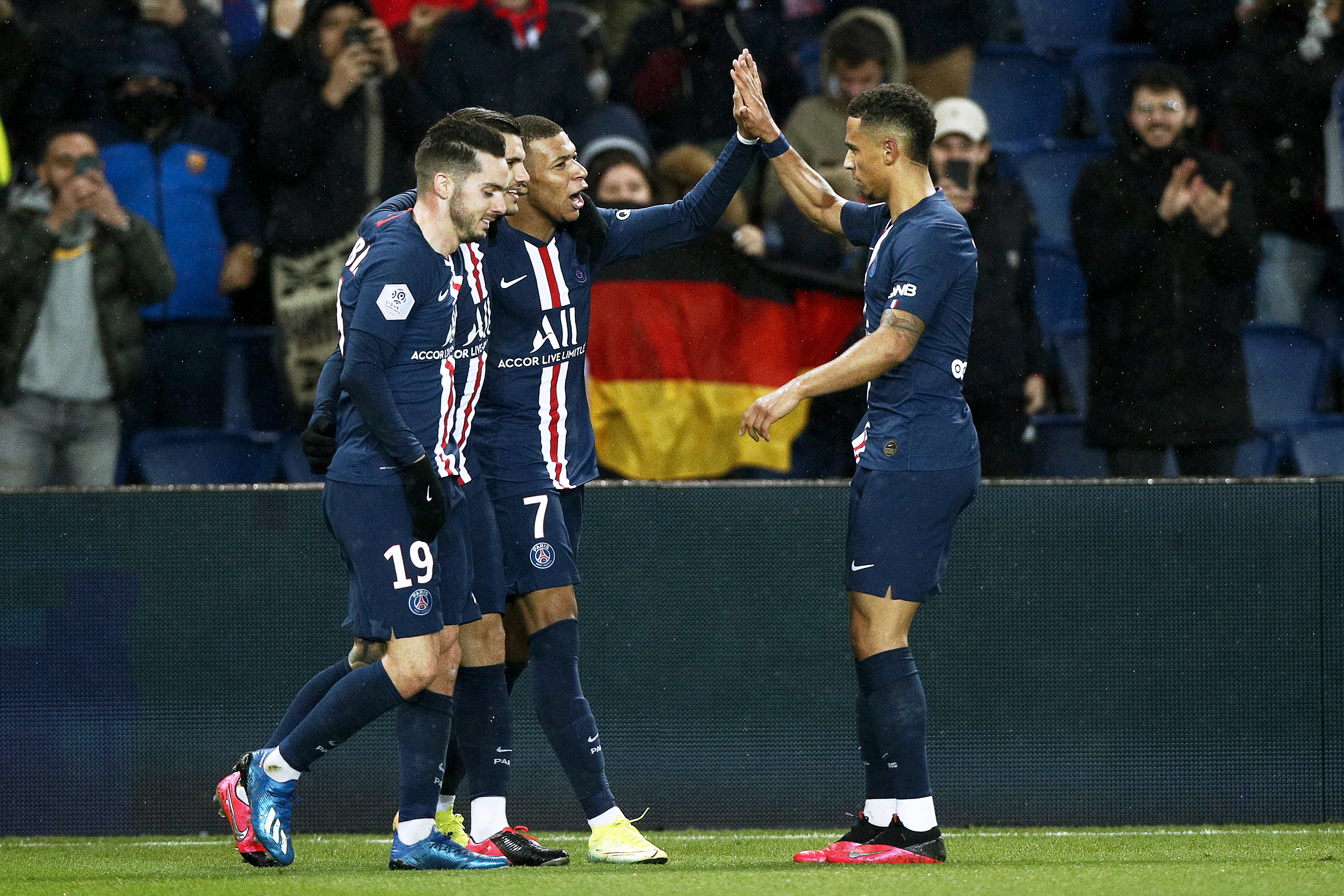 Foto: EPA-EFE/YOAN VALAT