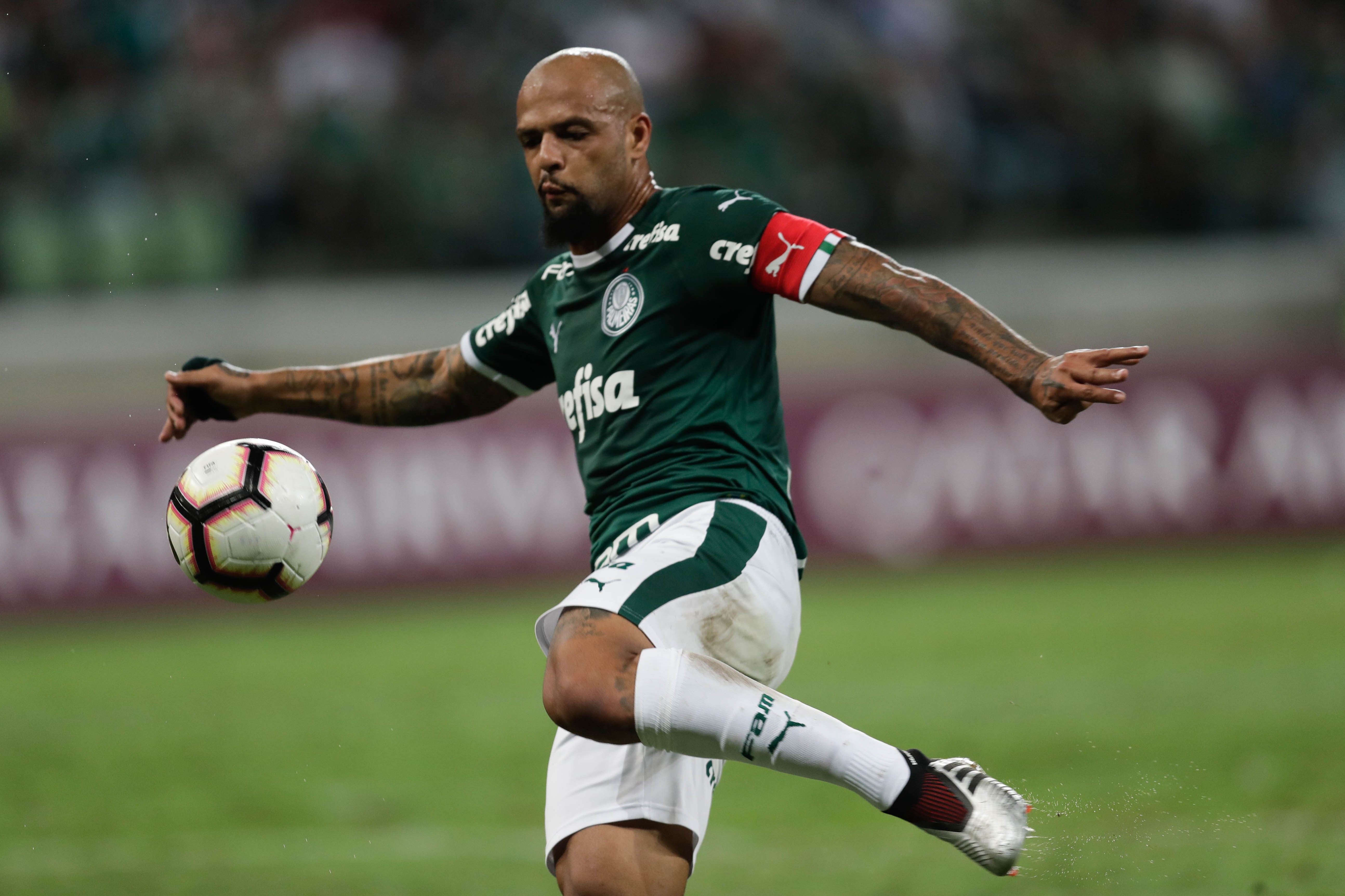epa07556864 Felipe Melo of Palmeiras in action during the Copa Libertadores group F soccer match between Palmeiras of Brazil and San Lorenzo of Argentina, at the Allianz Park Stadium in Sao Paulo, Brazil, 08 May 2019.  EPA-EFE/FERNANDO BIZERRA JR.