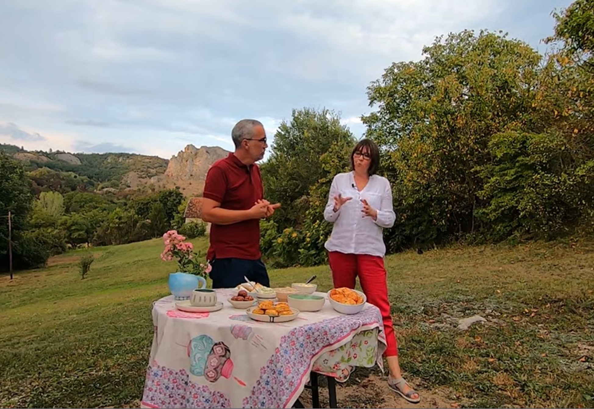 Domaćinske Priče - Trouglići sa sirom i jabukama - 15.10.2020.