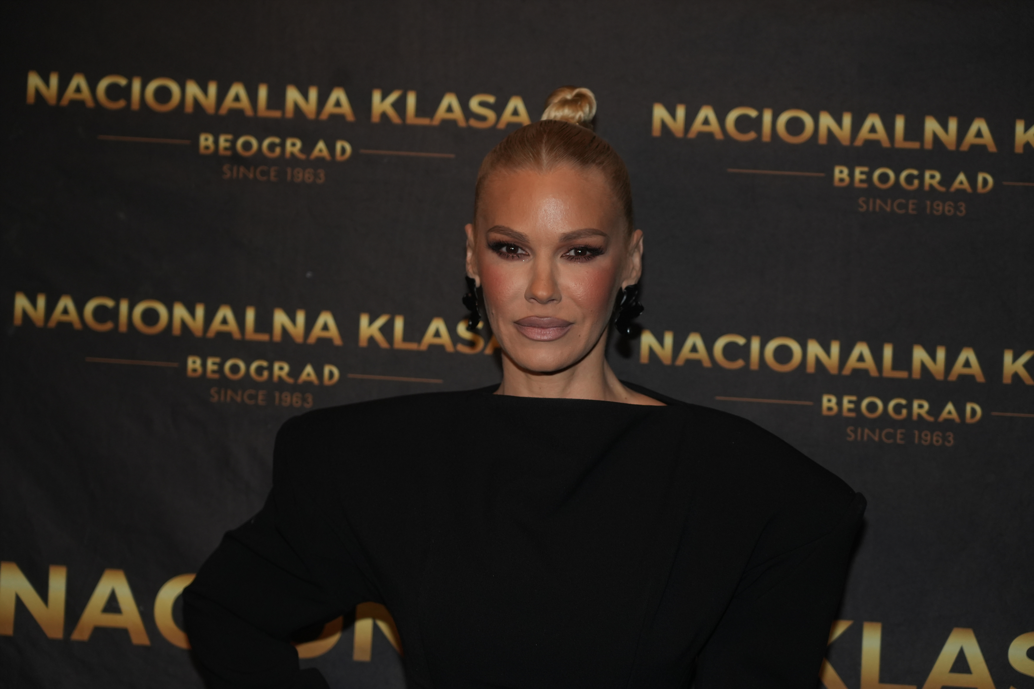 Natasa Bekvalac's performance at the Nacionalna klasa restaurant.Nastup Natase Bekvalac u restoranu Nacionalna klasa.