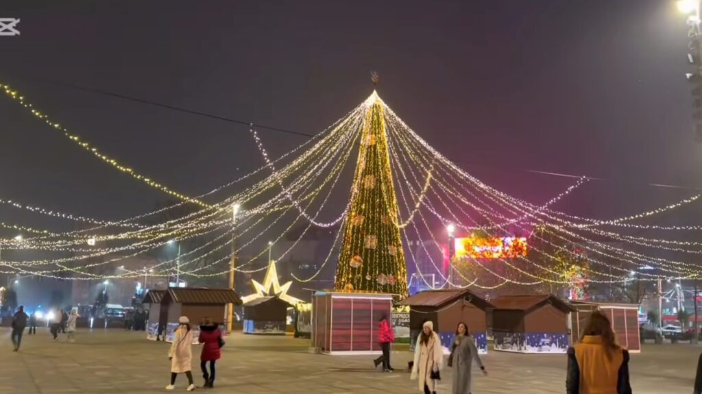 1766484435-Novogodisnja-jelka-na-Trgu-republike-1024x575.jpg