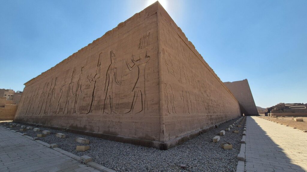 Image: 1006908648, License: Royalty-free, Restrictions: , Model Release: no, Credit line: Galih / Alamy / Profimedia