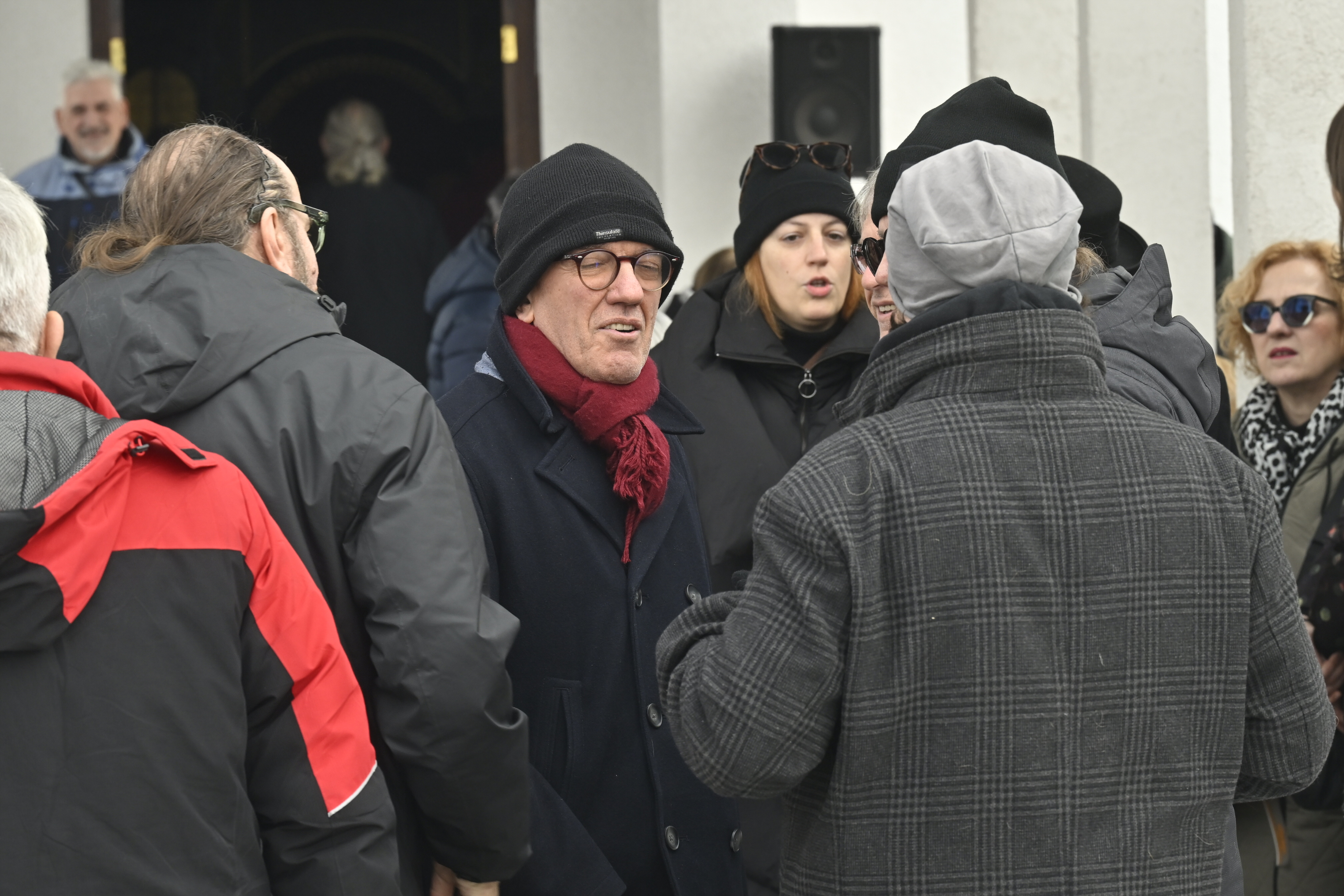 Musician Ljubomir Ljuba Ninkovic is buried at the New Bezanija Cemetery.Muzicar Ljubomir Ljuba Ninkovic je sahranjen na  Novom bezanijskom groblju.