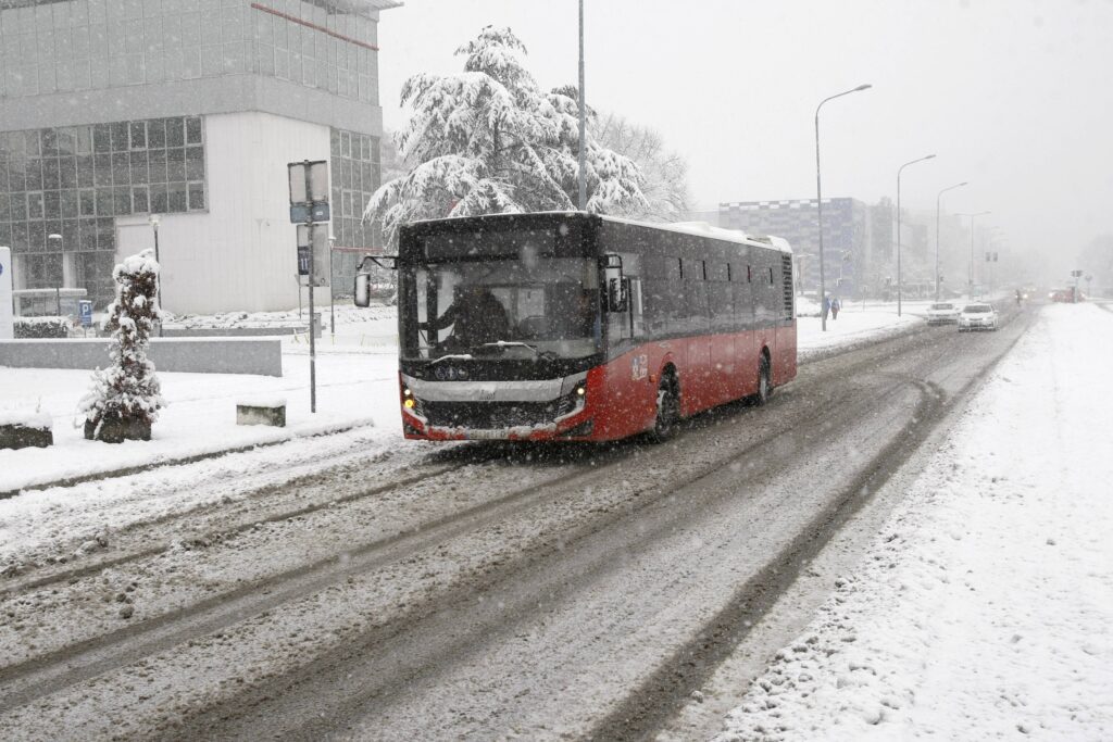 Beograd, 04.01.2026. - Sneg na Novom Beogradu.(BETAPHOTO/EMIL VAS)