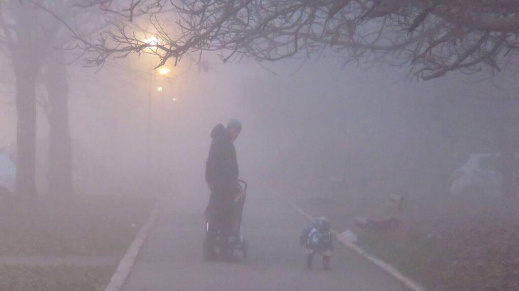Beograd 20.12.2025. - Vazduh u Beogradu danas 20.12.2025. ocenjen sa portala Beoeko kao "zagadjen", dok pojedini indeksi AQI dostizu vrednosti preko 160 sto se smatra nezdravim za gradjane Rakovice i velikog dela Beograda. (BETAPHOTO/Milan Timotic)