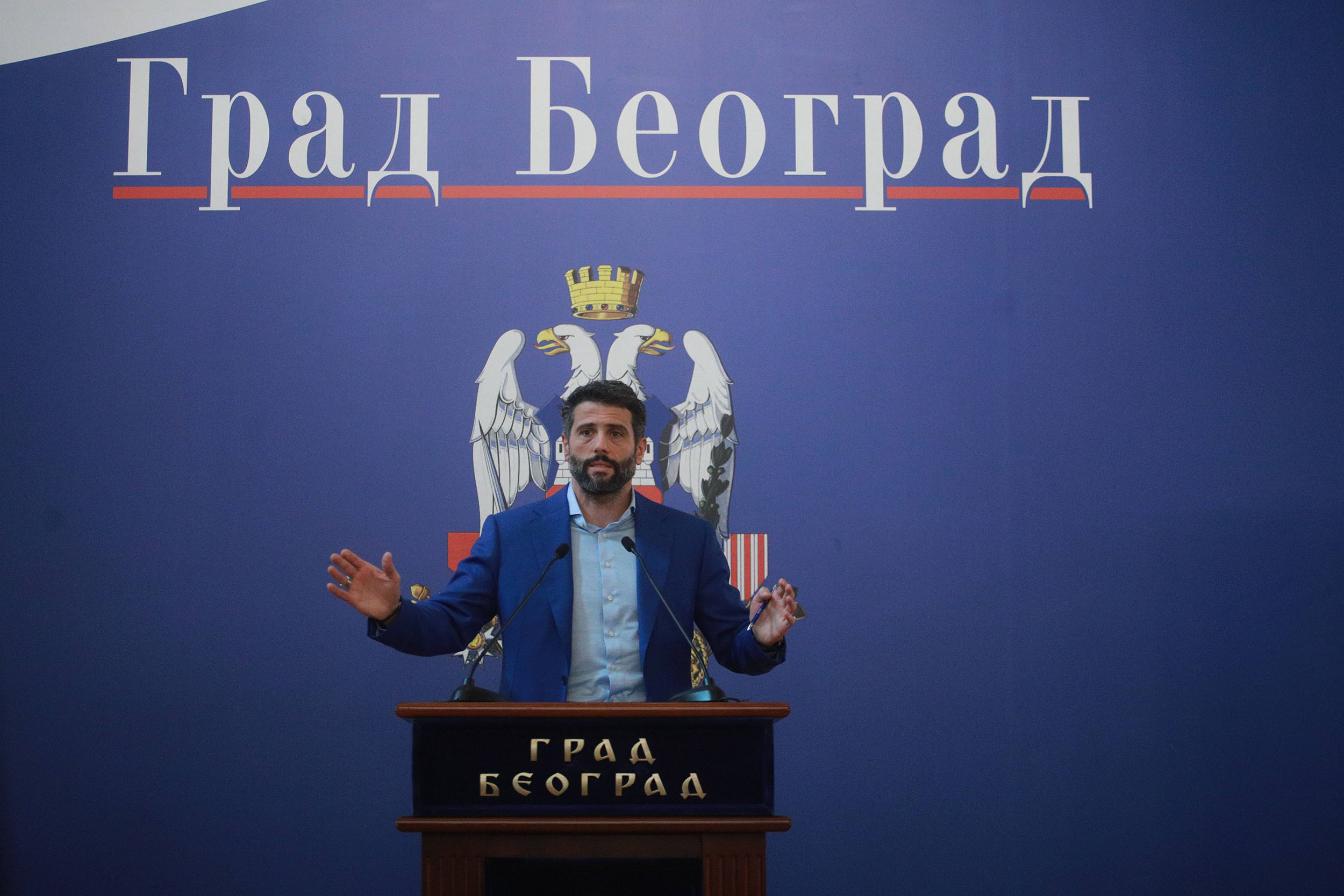 Beograd, 16.09.2025. - Gradonacelnik Beograda Aleksandar Sapic odrzao je konferenciju za novinare o "preseku stanja projekata i dinamici zavrsetka radova" u centru Beograda, danas u Skupstini Grada.   (BETAPHOTO/MILOS MISKOV)