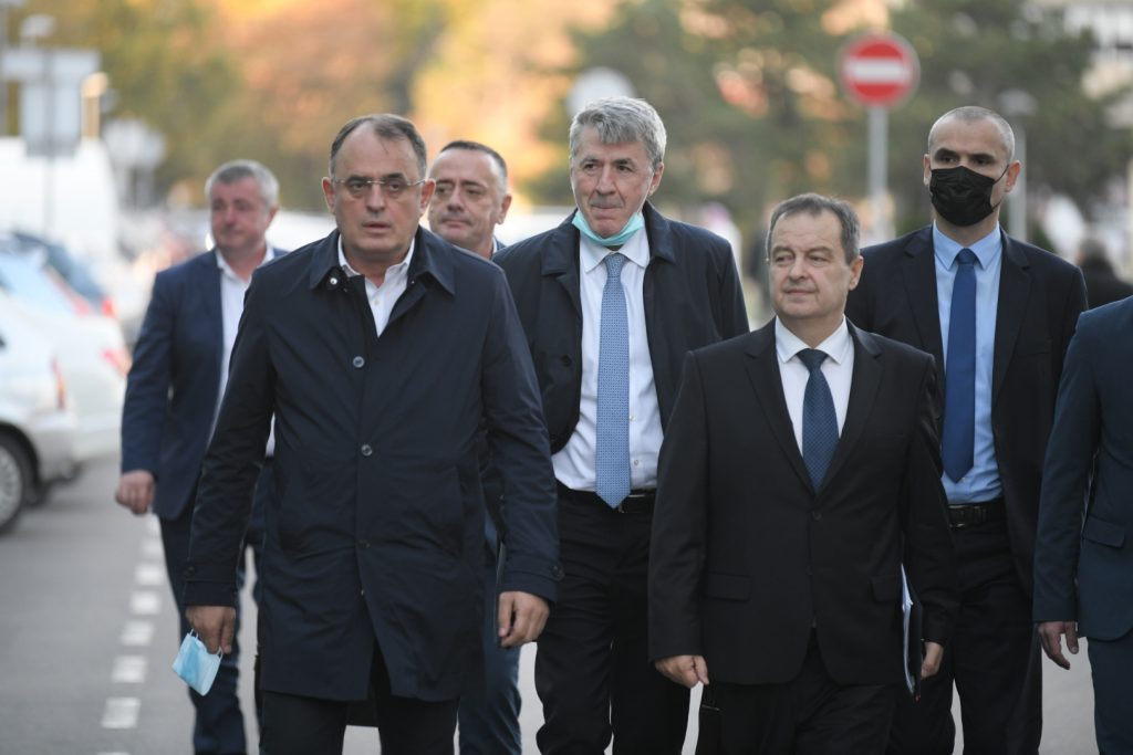 Beograd 26. oktobar 2021. Vladan Zagradjanin, Ivica Dacic, Zarko Obradovic, Clanovi delegacije Socijalisticke partije Srbije, SPS, Socijalisticka partija Srbija, pregovori oko izbora, sastanak sa Srpskom naprednom strankom Foto:Dragan Mujan/Nova.rs