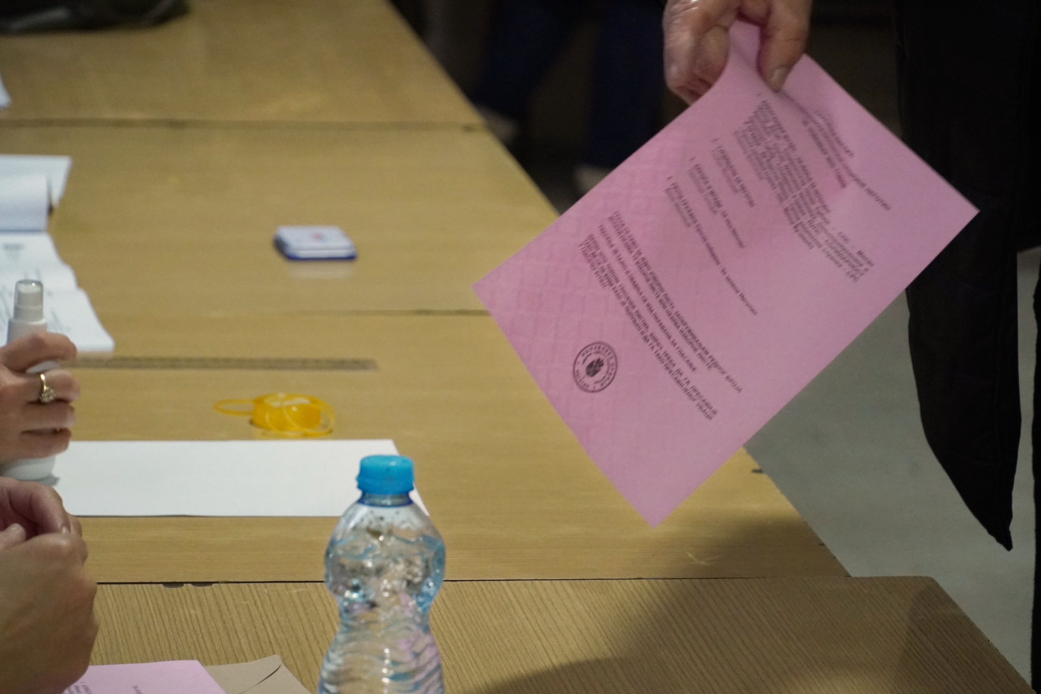 30, November, 2025, Negotin - Regular local elections in Negotin. Photo: Stanislav Nedelja/ATAImages 
30, novembar 2025, Negotin - Redovni lokalni izbori u Negotinu. Photo: Stanislav Nedelja/ATAImages