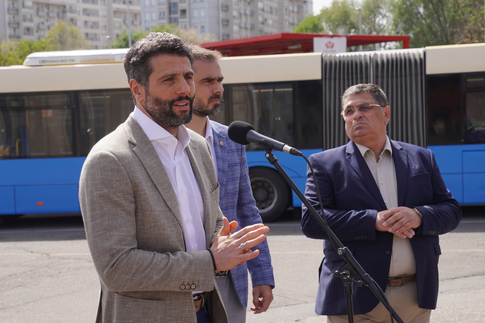 autobusi Gradonačelnik Šapić: Beograd prvi put u prilici da donira autobus srpskim lokalnim samoupravama ispunjavajući veliku reformu javnog prevoza đorđe radinović