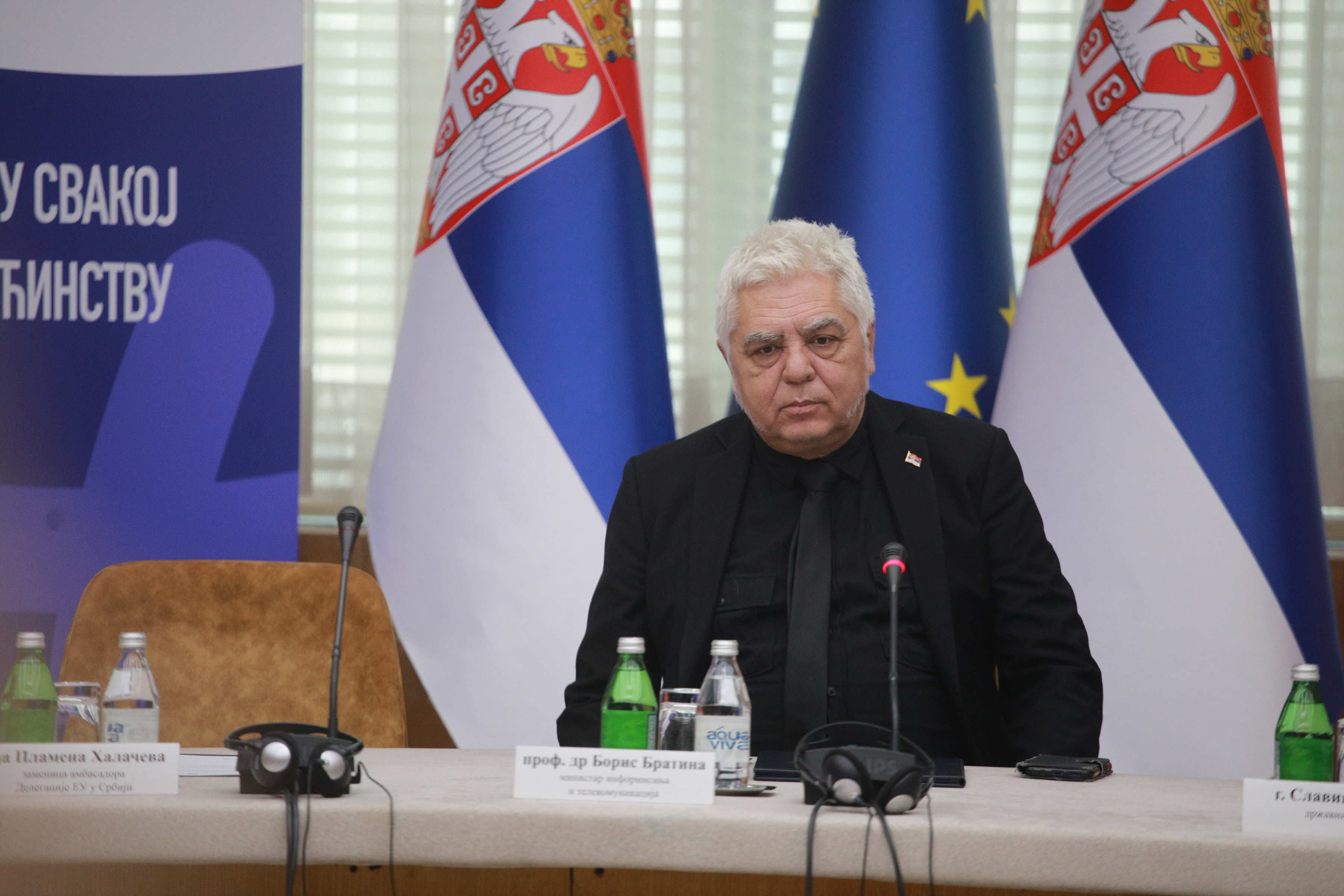 The panel "Connecting Serbia: Fast Internet in Every School and Household" was held at the Palace of Serbia.U Palati Srbija odrzan je panel "Povezujemo Srbiju: Brzi internet u svakoj skoli i domacinstvu".