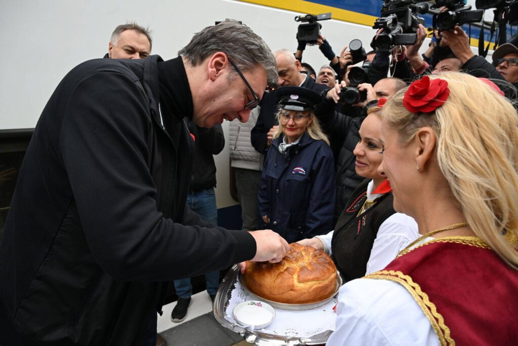 Novi Sad/Subotica, 3.10.2025. - Predsednik Srbije Aleksandar Vucic prisustvovao je danas prvoj voznji i svecanom pustanju u rad nove deonice brze pruge Novi Sad - Subotica.  (BETAPHOTO/PREDSEDNISTVO REPUBLIKE SRBIJE/Dimitrije Goll)