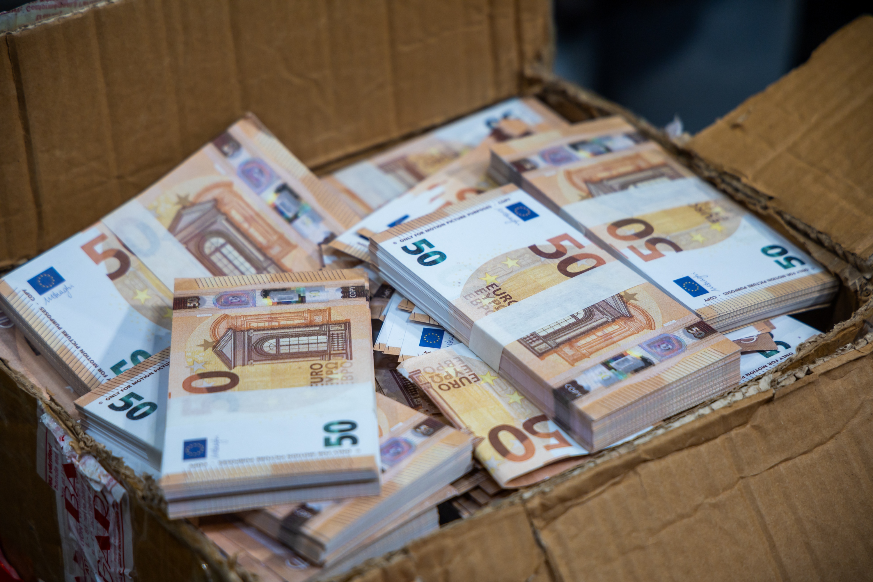 Press visit to a warehouse receiving deliveries of small parcels at Paris CDG airport