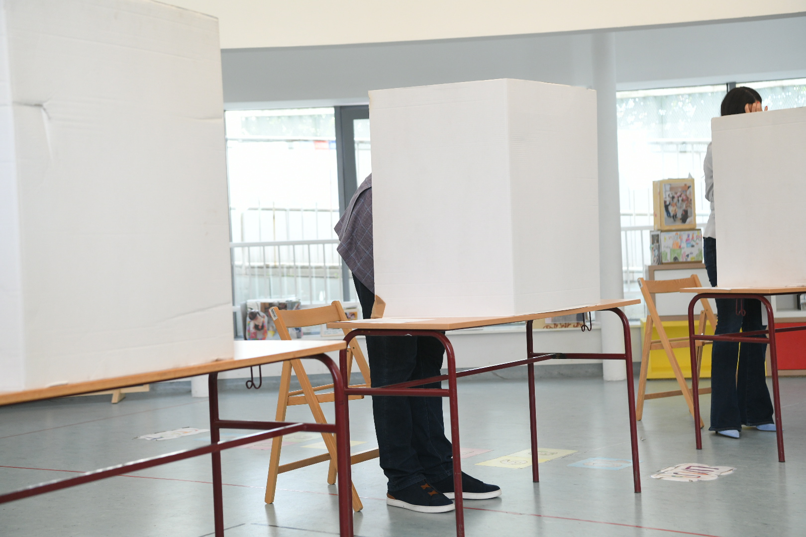 Beograd, 02.06.2024. Lokalni izbori u Srbiji, glasanje, glasačko mesto, Aleksandar Vučić glasa Foto: Amir Hamzagić/Nova.rs