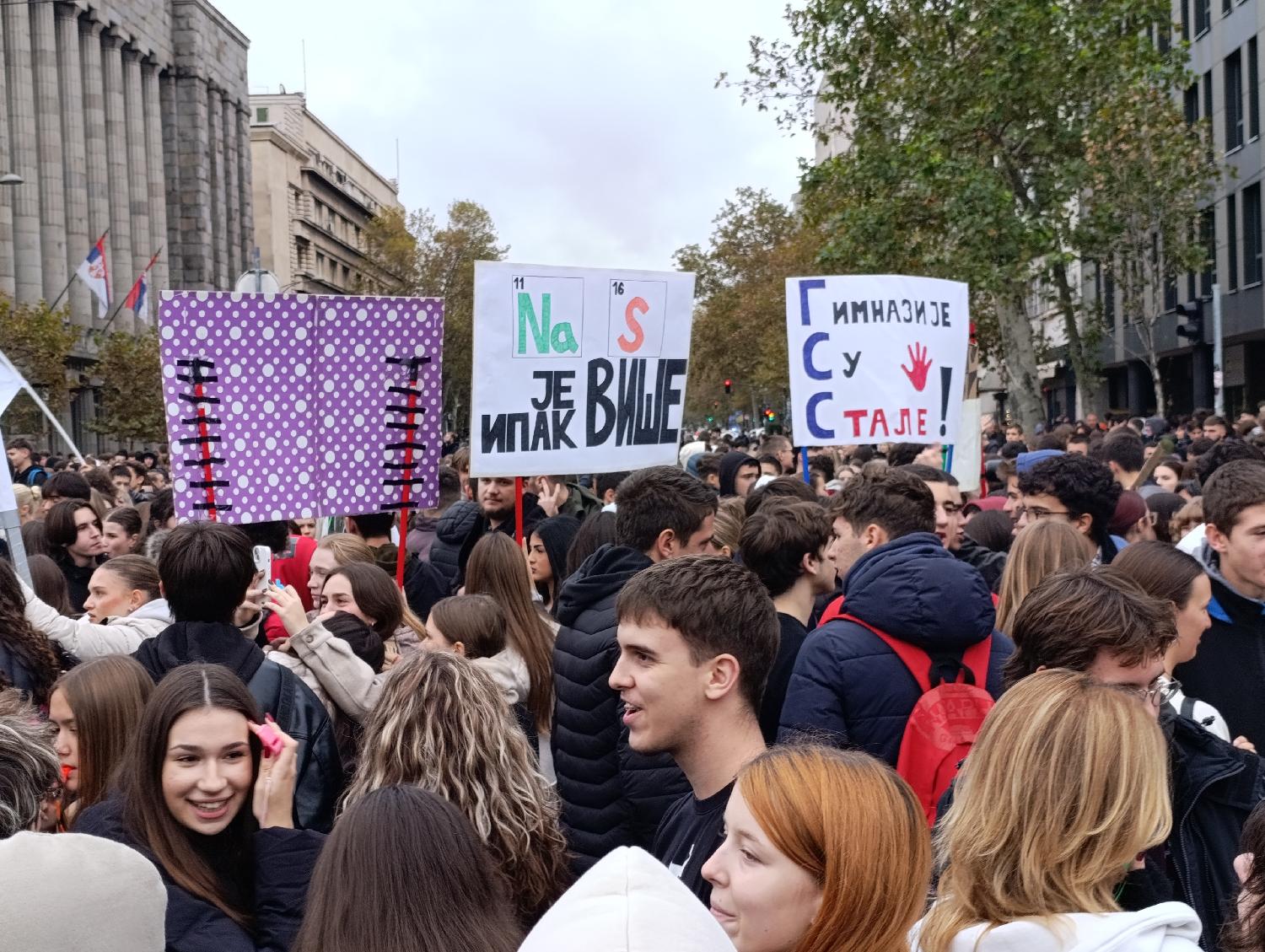 Mesto: Beograd
Datum:07.11.2025
Događaj: DRUŠTVO - građani, studenti i srednjoškolci i danas se okupljaju ispred Skupštine da pruže podršku Dijani Hrki, koja štrajkuje glađu
Fotoreporter:Milena Vlajić
Ličnosti:
Izvor:FoNet