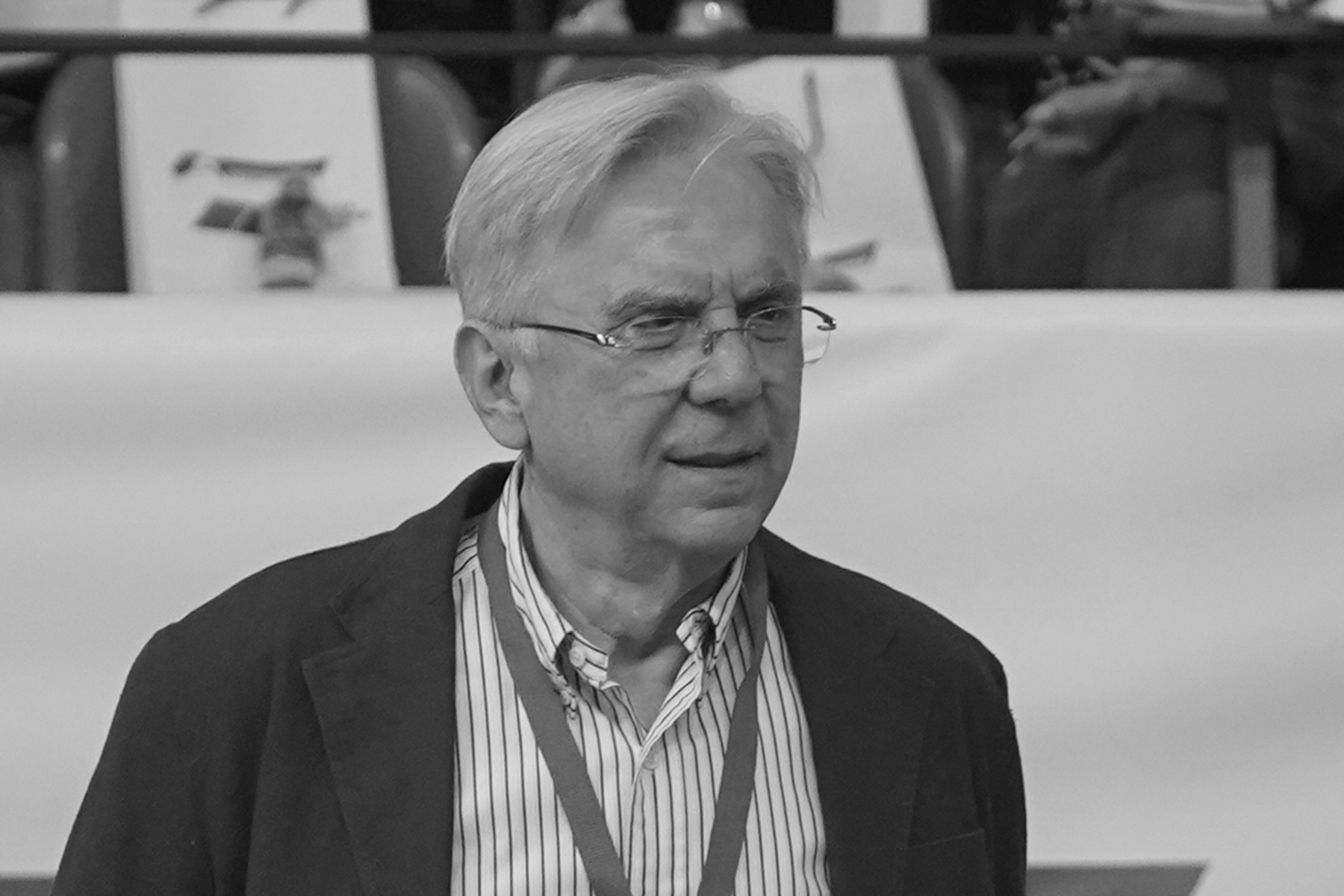 The Extraordinary Assembly of the Serbian Progressive Party is held in Jezero Hall in Kragujevac.Vanredna skupstina Srpske napredne stranke se odrzava u hali Jezero u Kragujevcu.