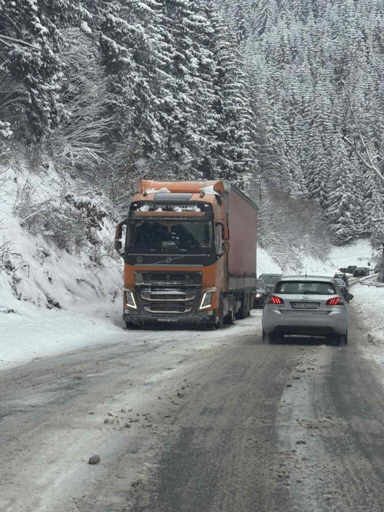 Nova Varoš, sneg, led, neraščišćen put
