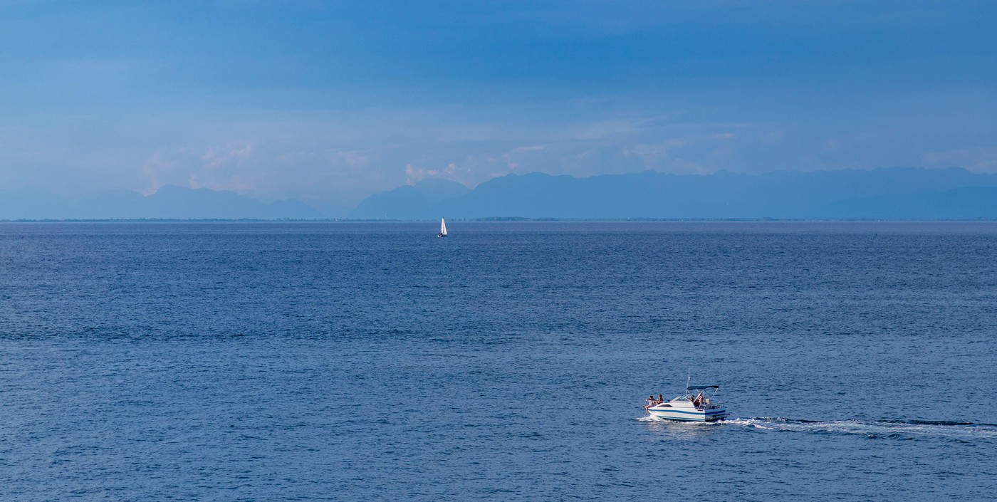 A picture of a small speedboat in the Adriatic Sea waters near Piran.,Image: 1012416278, License: Royalty-free, Restrictions: , Model Release: no, Credit line: brunocoelho, Panther Media Global / Alamy / Profimedia