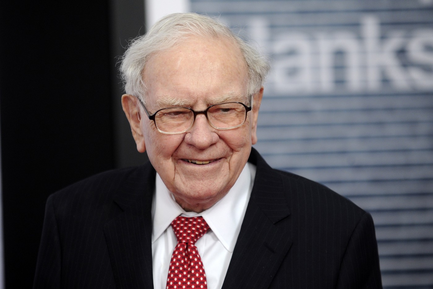 Warren Buffett Shocks Shareholders By Announcing Intention To Retire