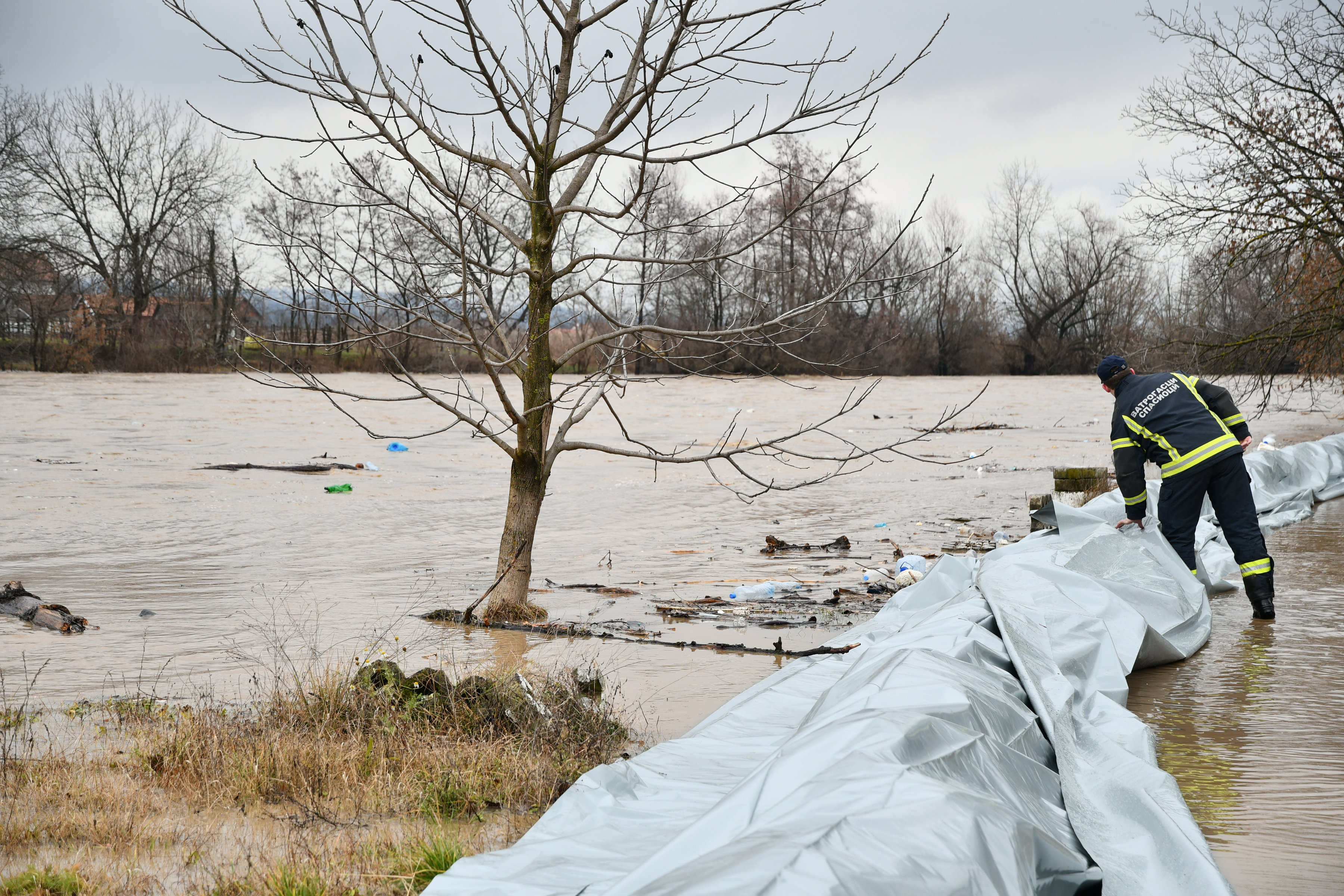 20, January, 2023, Kraljevo - The Ibar River has eroded in the area of Mataruska Banja and Konarevo. Photo: Vladimir Vasic/ATAImages
20, januar, 2023, Kraljevo - Reka Ibar se izlizla na podrucju Mataruske Banje i Konareva. Photo: Vladimir Vasic/ATAImages