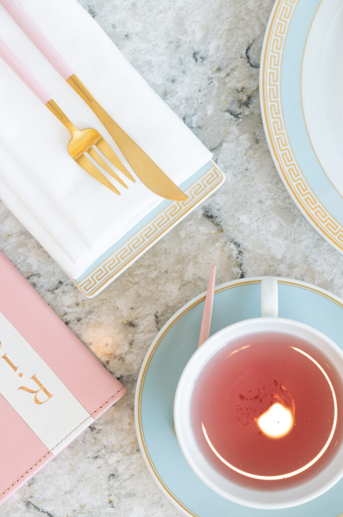 Tagovi: PR, St. Regis, Čajanka,