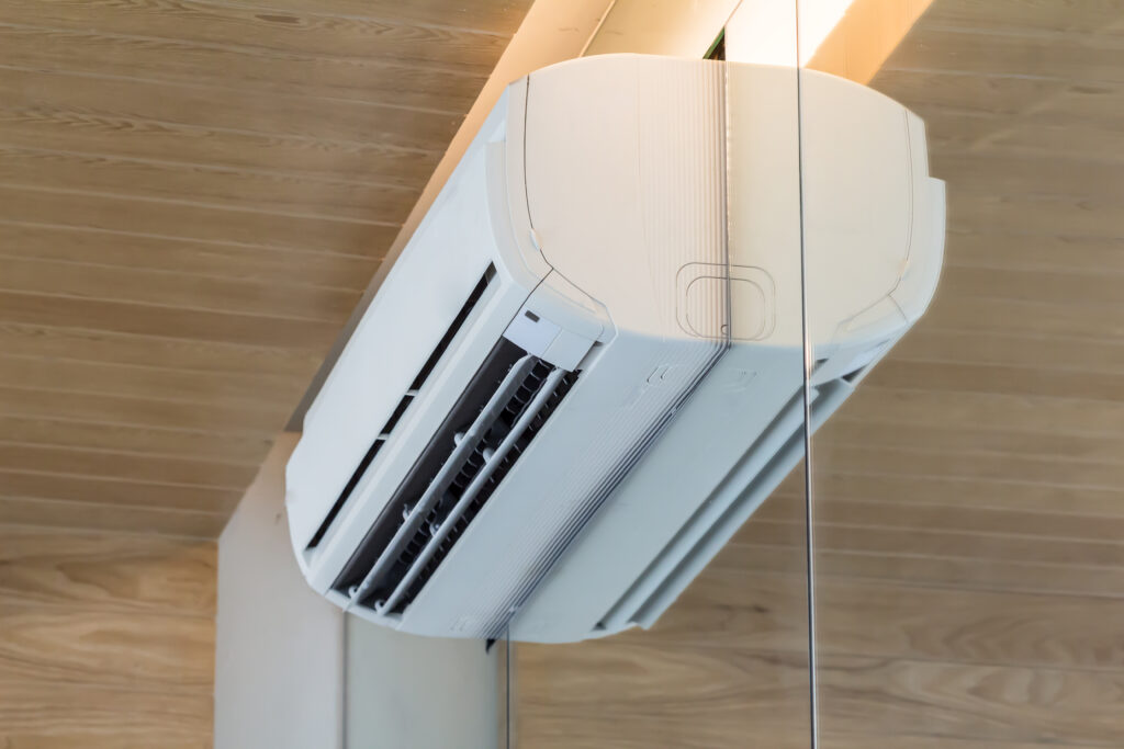 - Inverter klima vs obična klima (kombo ako može)