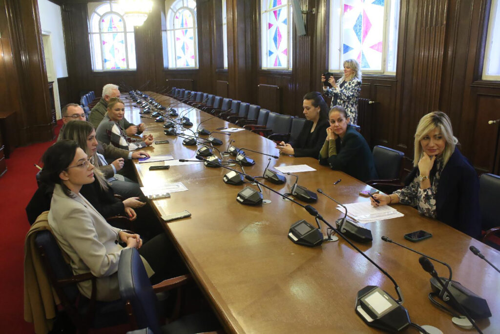 Mesto: Beograd
Datum: Mon Oct 20 12:14:28 CEST 2025
Dogadjaj: DRUŠTVO/MEDIJI - Sastanak ovlašćenih predlagača za Savet REM iz grupe novinarskih udruženja 
Fotoreporter: Zoran Mrđa
Izvor: FoNet