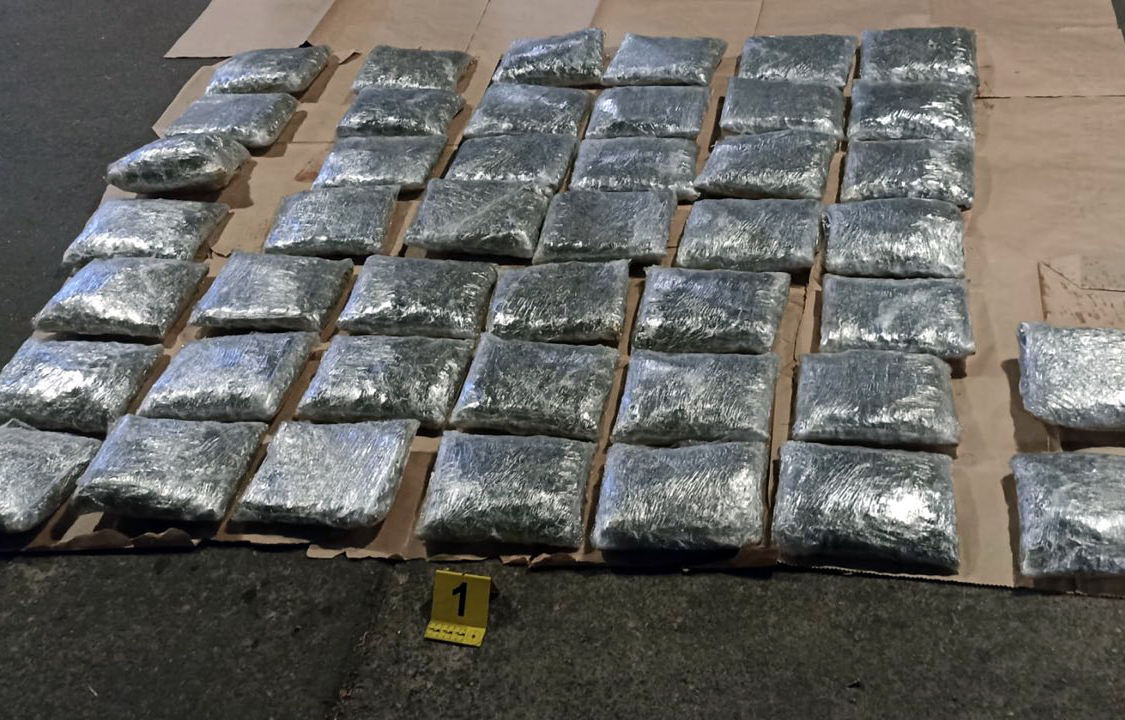 Policija je, u koordinisanoj akciji, uhapsila državljanina Hrvatske, poreklom sa Kosova i Metohije N. A. (66) iz Prizrena, kod kojeg je pronašla 22 kilograma marihuane upakovane u 44 paketa, saopštilo je danas Ministarstvo unutrašnjih poslova Srbije