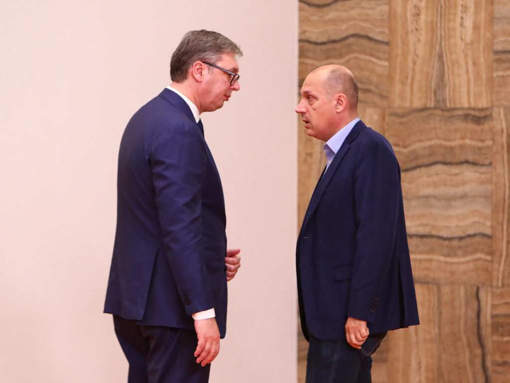 Mesto: Beograd
Datum: Wed Oct 22 14:13:09 CEST 2025
Dogadjaj: POLITIKA - Vanredna konferencija za novinare predsednika Srbije Aleksandra Vučića
Fotoreporter: Milica Vučković
Ličnosti: Aleksandar Vučić, Zlatibor Lončar
Izvor: FoNet