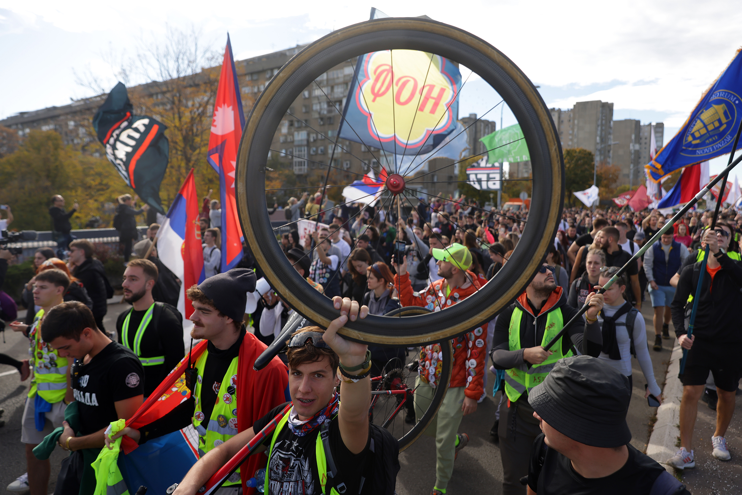 University students begin march to Novi Sad to mark one year since the station accident