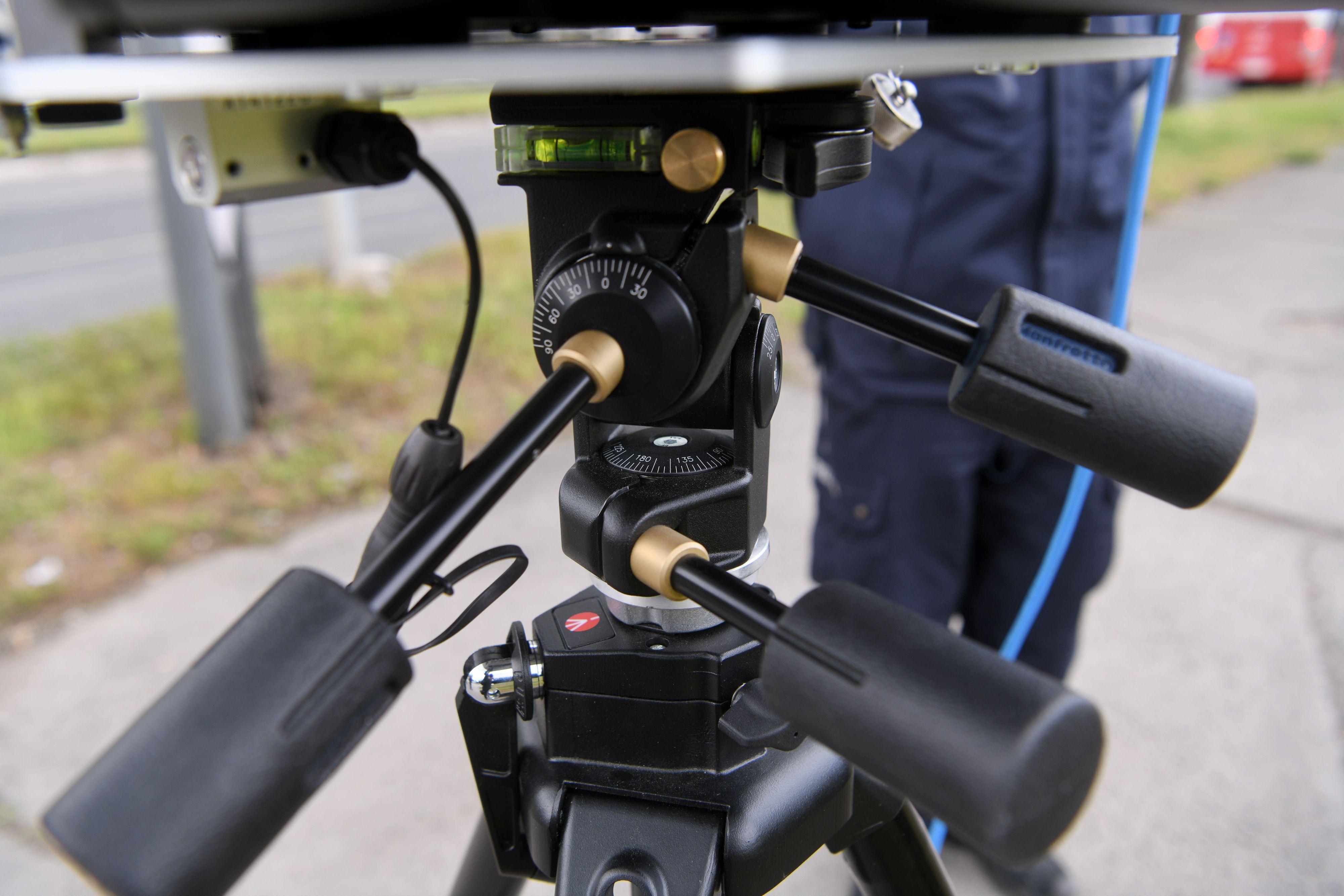 Beograd 26.04.2023. Policijski radar, merenje brzine, Dual radar, saobraćajna policija Foto: Filip Krainčanić/Nova.rs