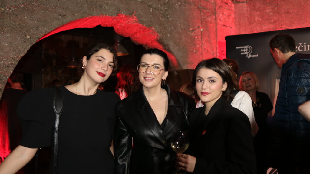 Autonomni ženski centar, „DOK NAS SMRT NE RASTAVI“
Kada simbol ljubavi i nade postane simbol borbe