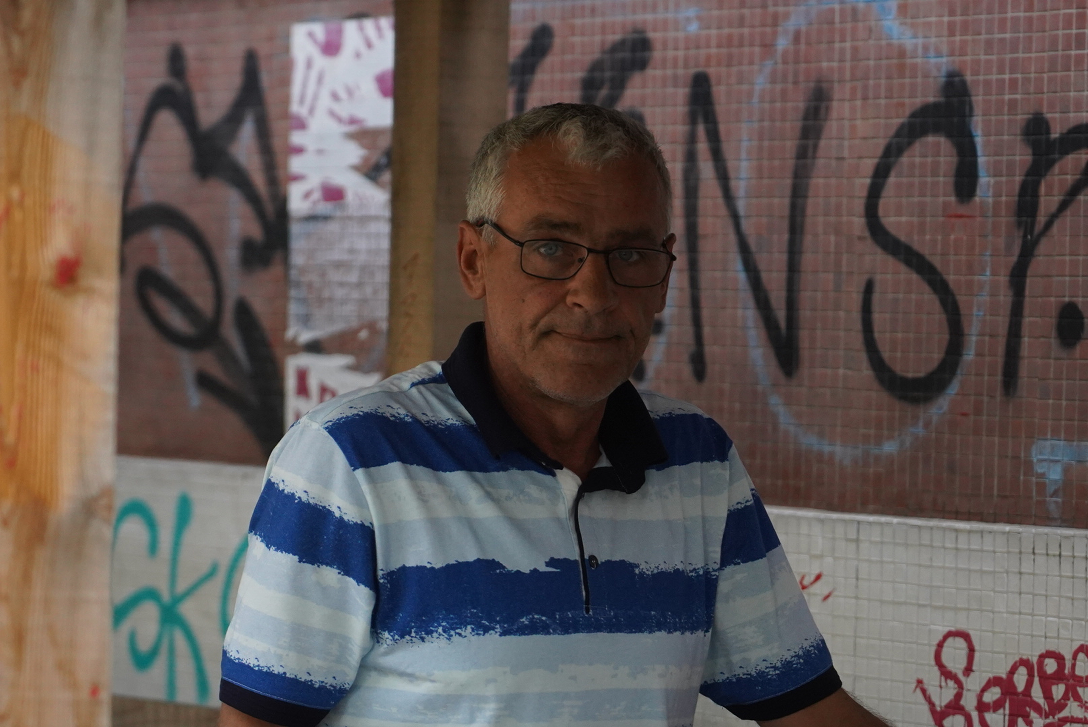 Students in the blockade of Novi Sad faculties organized a rally called "Red Card" in front of the Basic Court building in Novi Sad, and according to them, rallies will be organized every day, until all political prisoners are released.