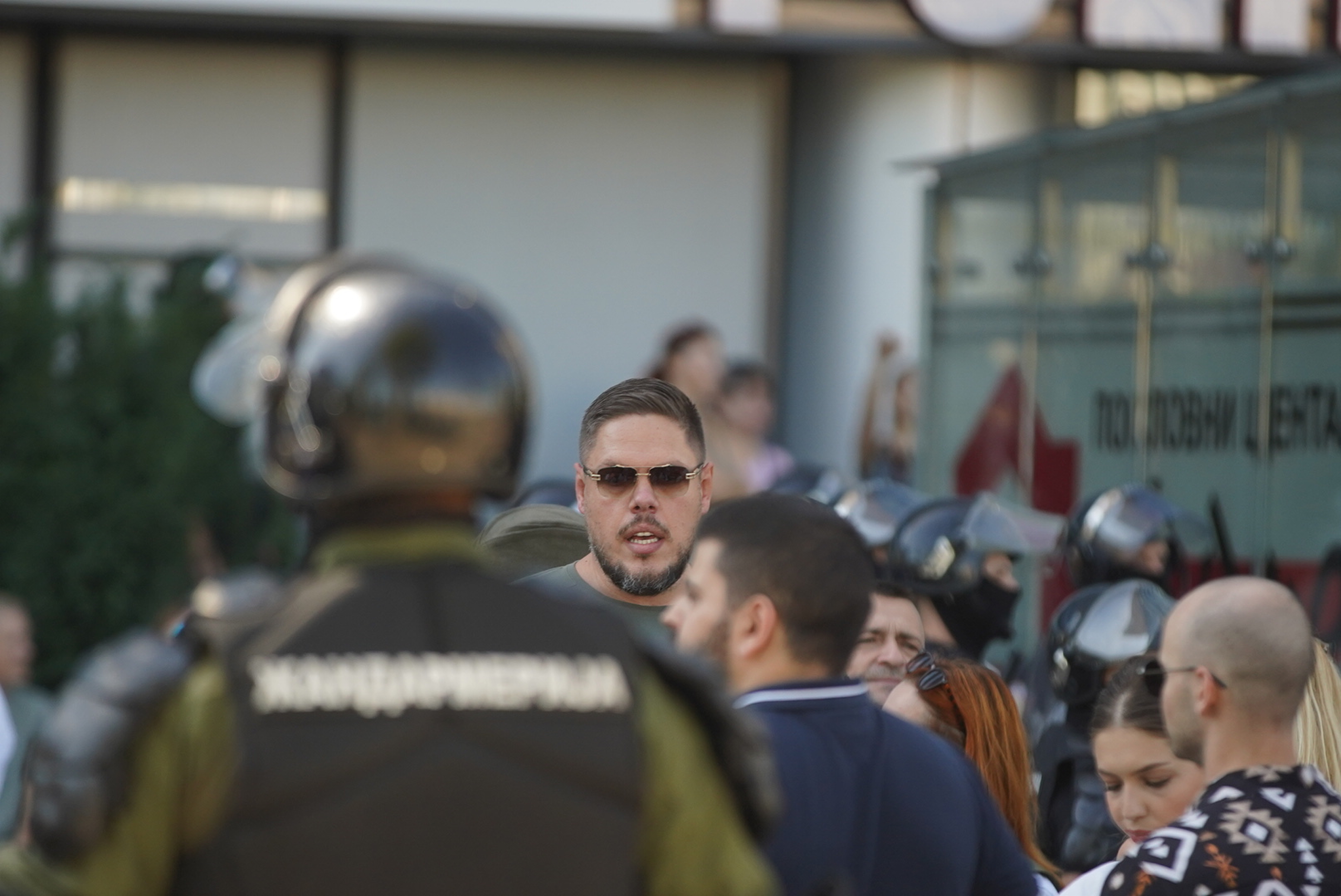 Students in blockade have called on citizens to peacefully gather at the roundabout in New Belgrade to then go and greet members of the Serbian Army, but strong police forces are not allowing passage to the area where the "Force of Unity" military parade 