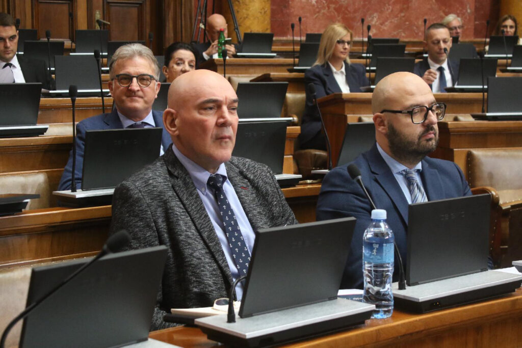 Mesto: Beograd
Datum: Thu Oct 09 12:16:12 CEST 2025
Dogadjaj: POLITIKA - Sednica Skupštine Srbije
Fotoreporter: Zoran Mrđa
Ličnosti: Petar Bošković, Stefan Janjić
Izvor: FoNet