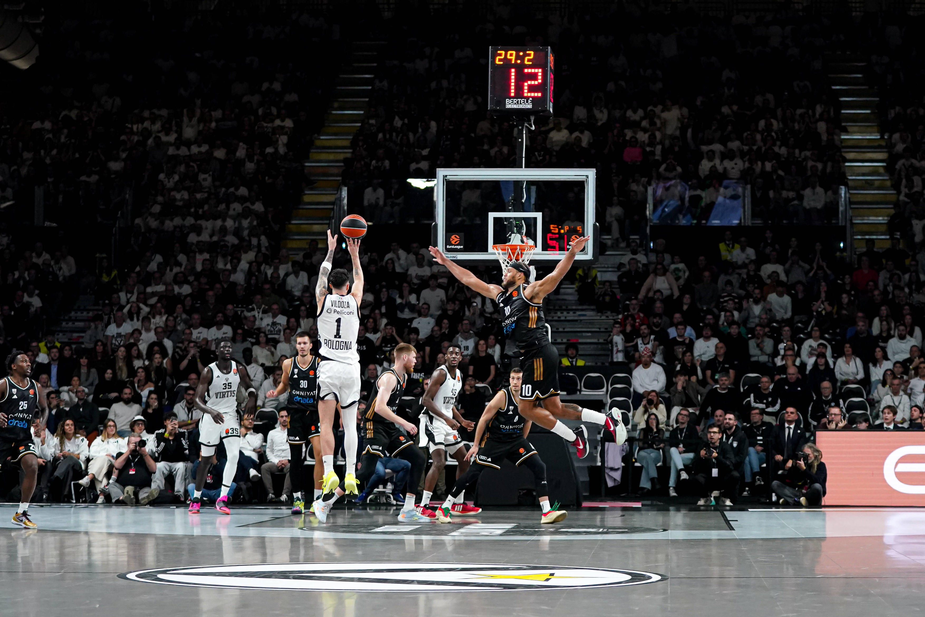 Luca Vildoza Virtus Bologna - Dubai Basketball Euroleague 2025/26 Round 14 Bologna, 05/12/2025 Foto S.Ponticelli / Ciami