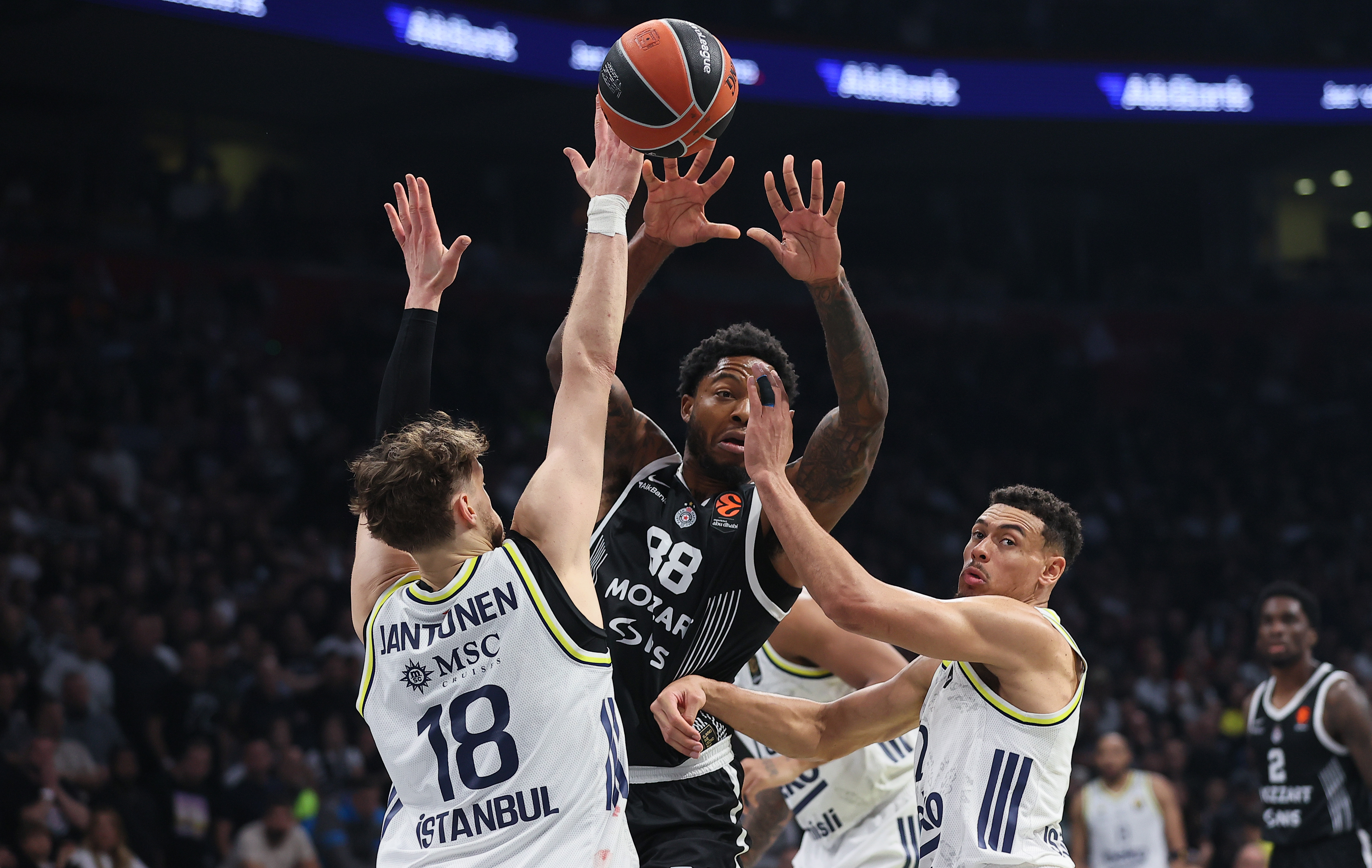 during Partizan v Fenerbahce basketball match Euroleague 2025/26 round 12 in Belgrade, Serbia on 21 November 2025
(photo by Luka Milosavljevic/STARSPORT ©)