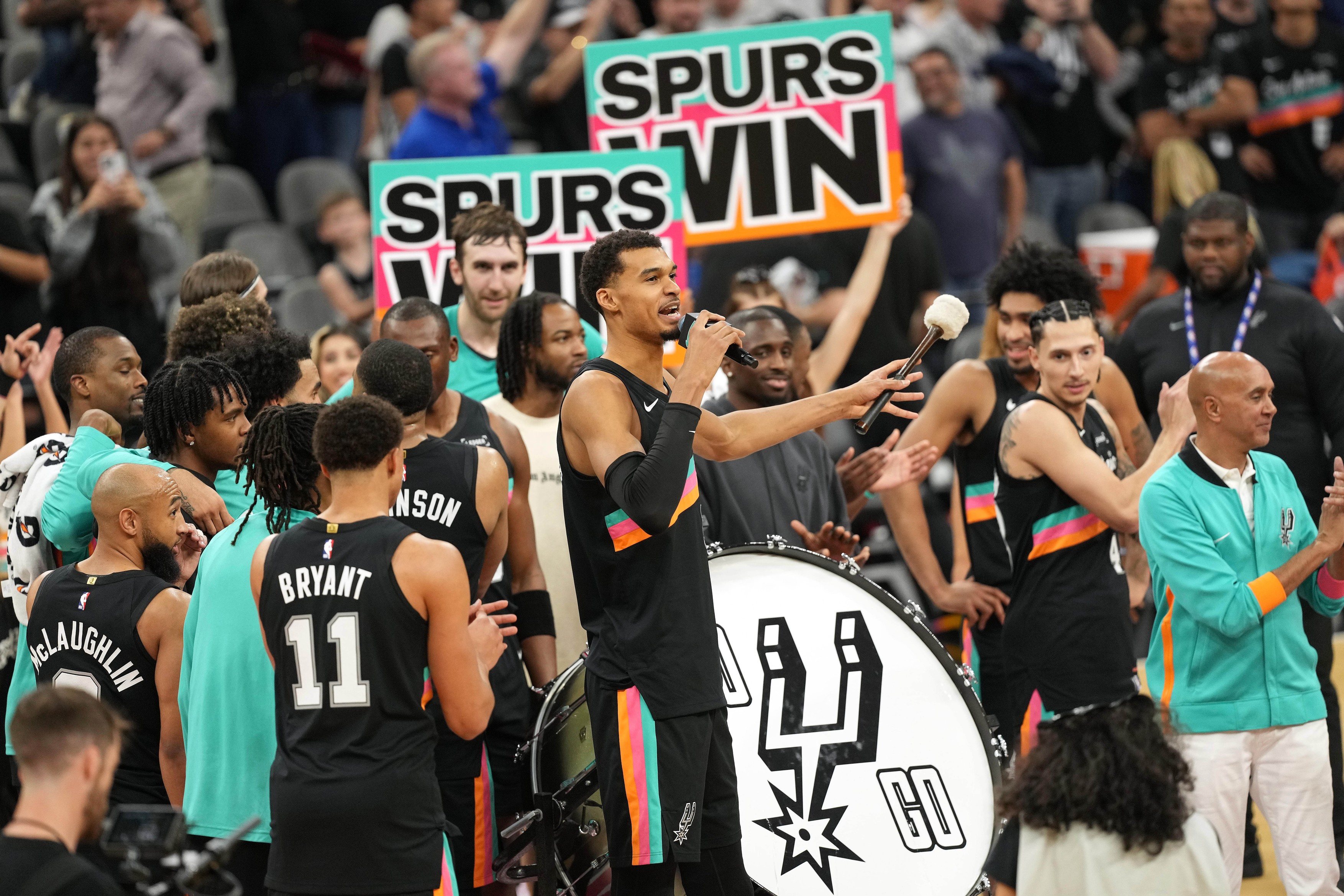 NBA: Oklahoma City Thunder at San Antonio Spurs