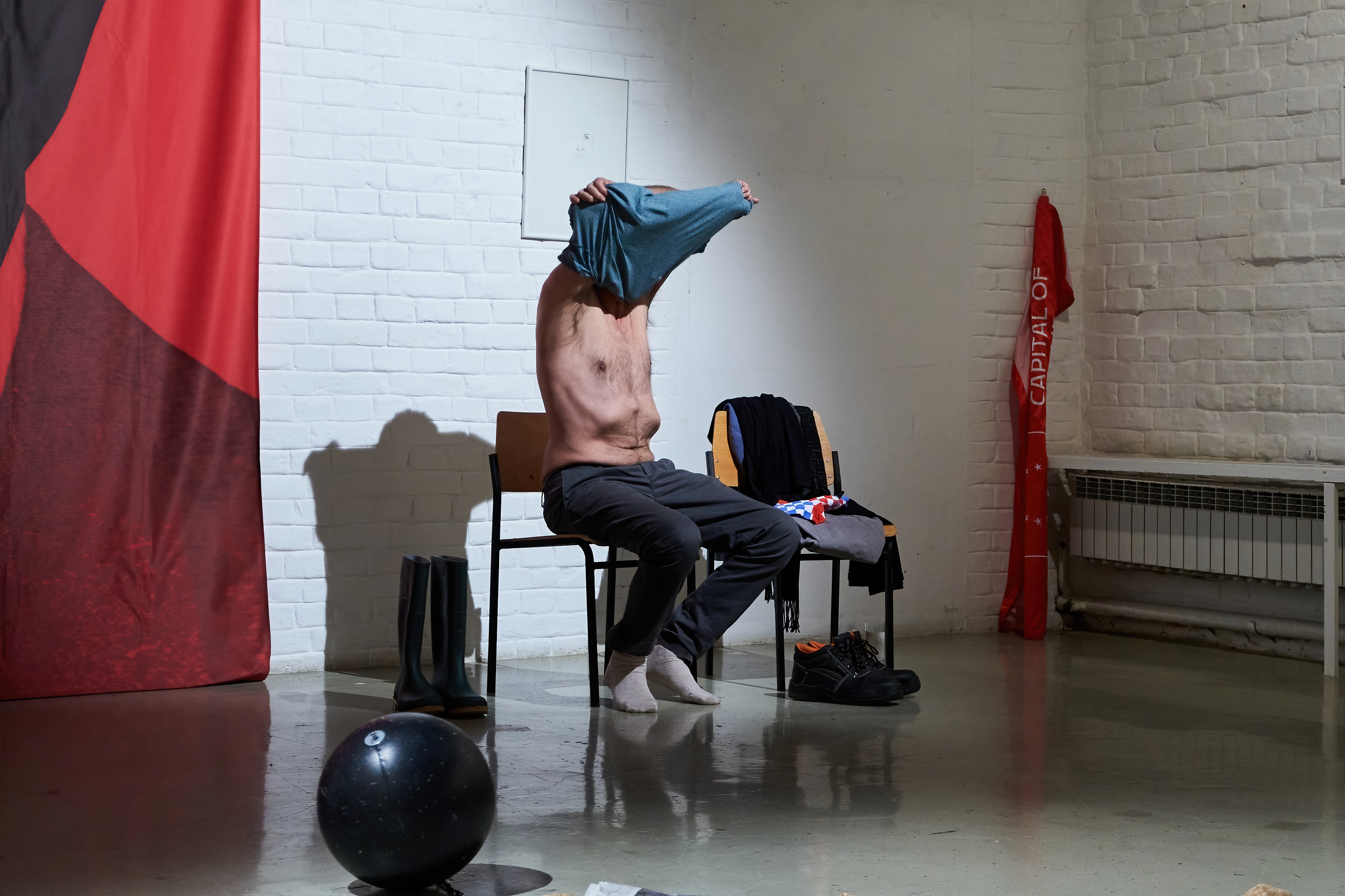Muzej savremene Vojvodine - Performansi Slavena Tolja i Dragana Vojvodića u okviru izložbe InterMediaArt u Muzeju savremene umetnosti Vojvodine