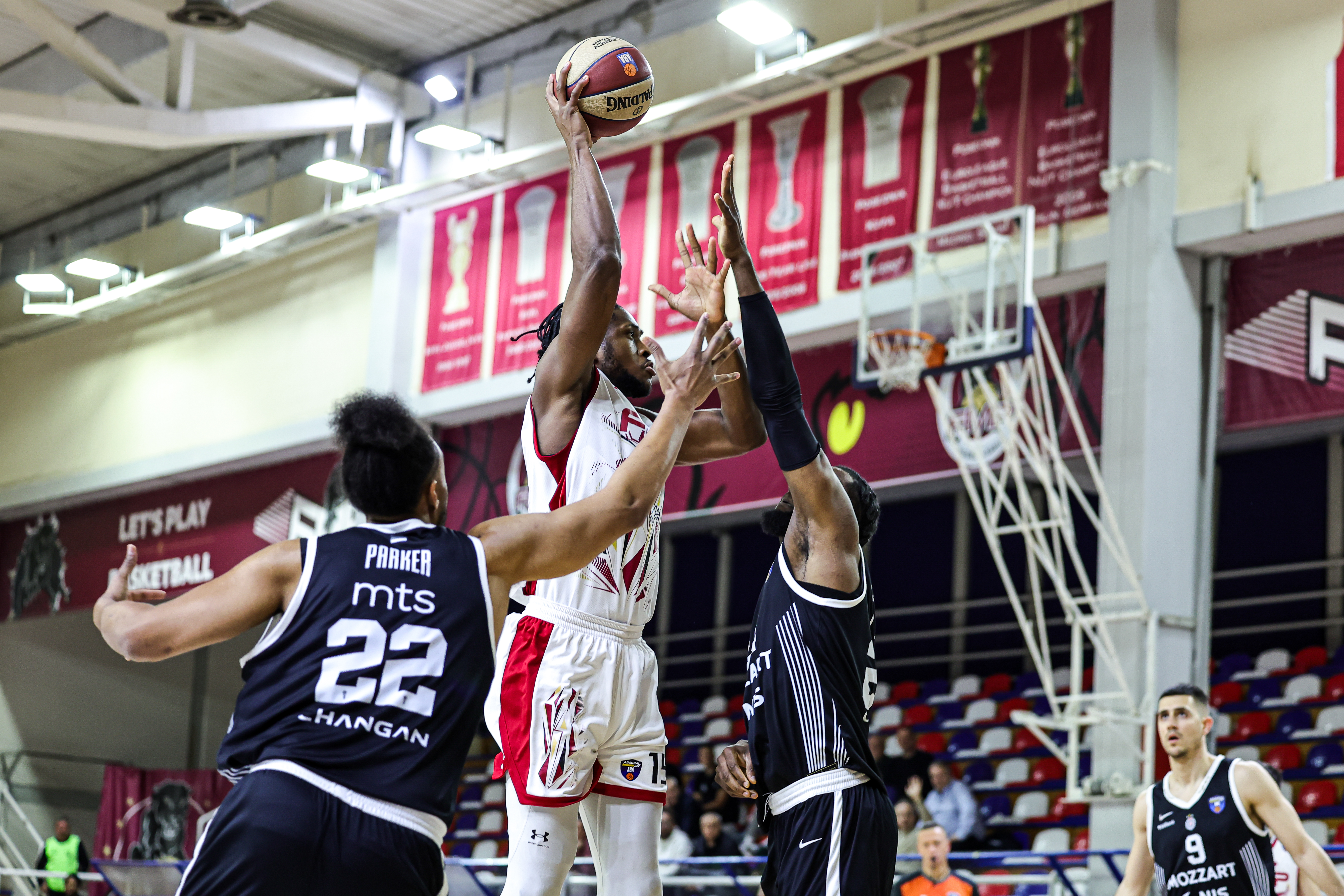 20251214202757_CHI35908