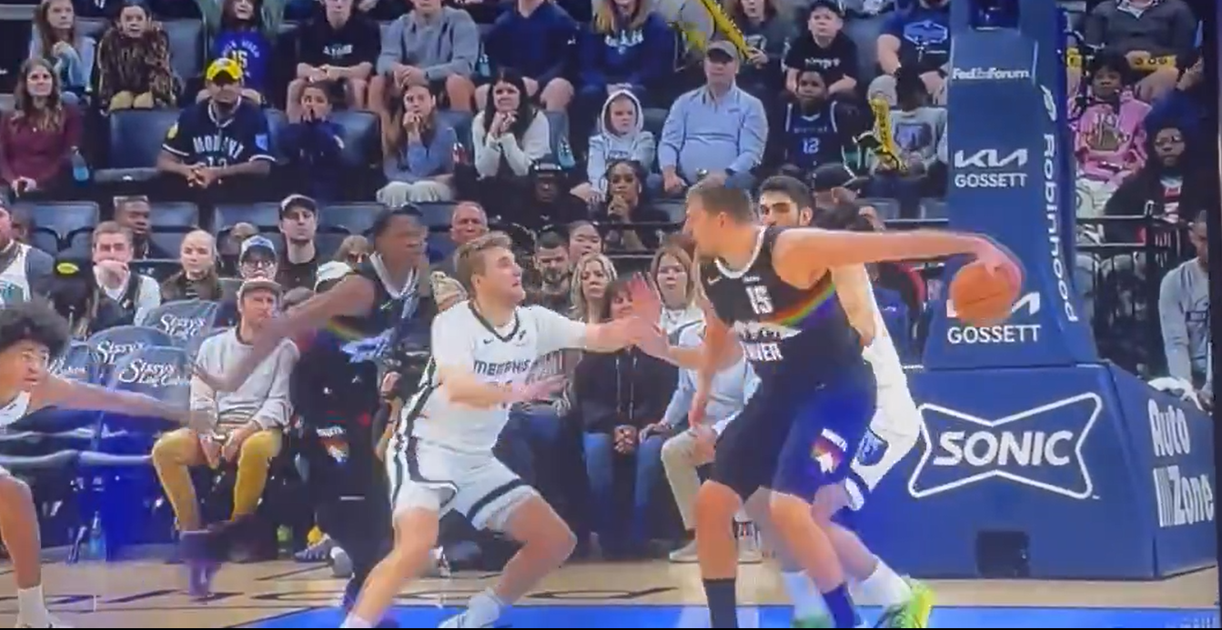 Nikola Jokić dodavanje