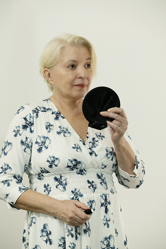 Hartefakt, Hartefakova predstava Njih više nema u režiji Andreja Nosova premijerno u Njujorku. Mirjana Karanović Foto: Nebojša Babić