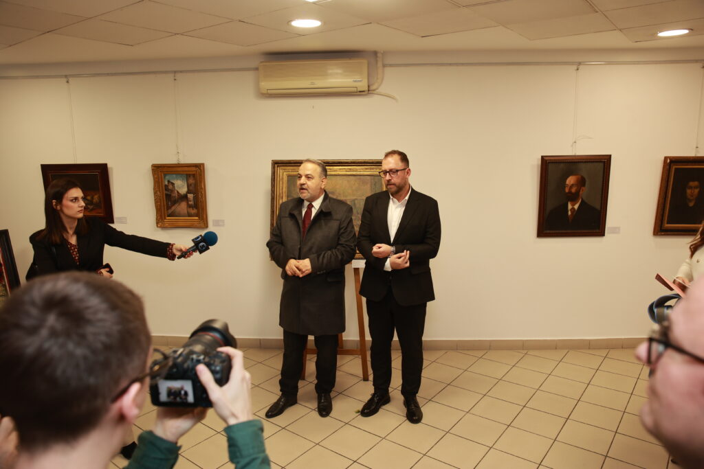 U Makedonskom kulturnom informativnom centru večeras je svečano otvorena izložba slika makedonskih autora, iz privatne kolekcije Igora Stankovića.