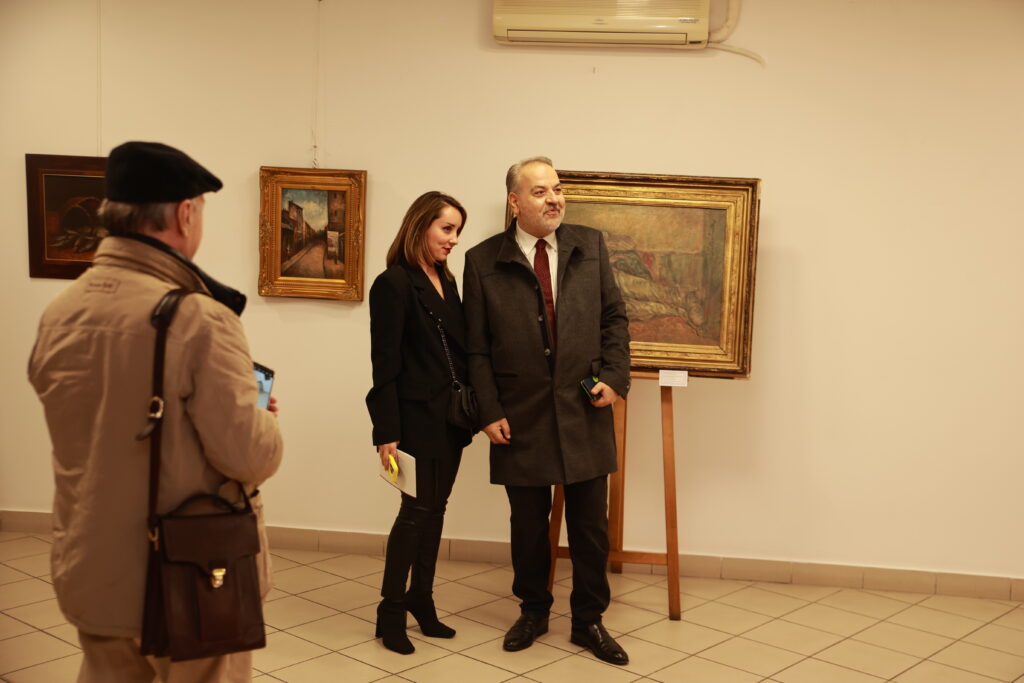 U Makedonskom kulturnom informativnom centru večeras je svečano otvorena izložba slika makedonskih autora, iz privatne kolekcije Igora Stankovića.