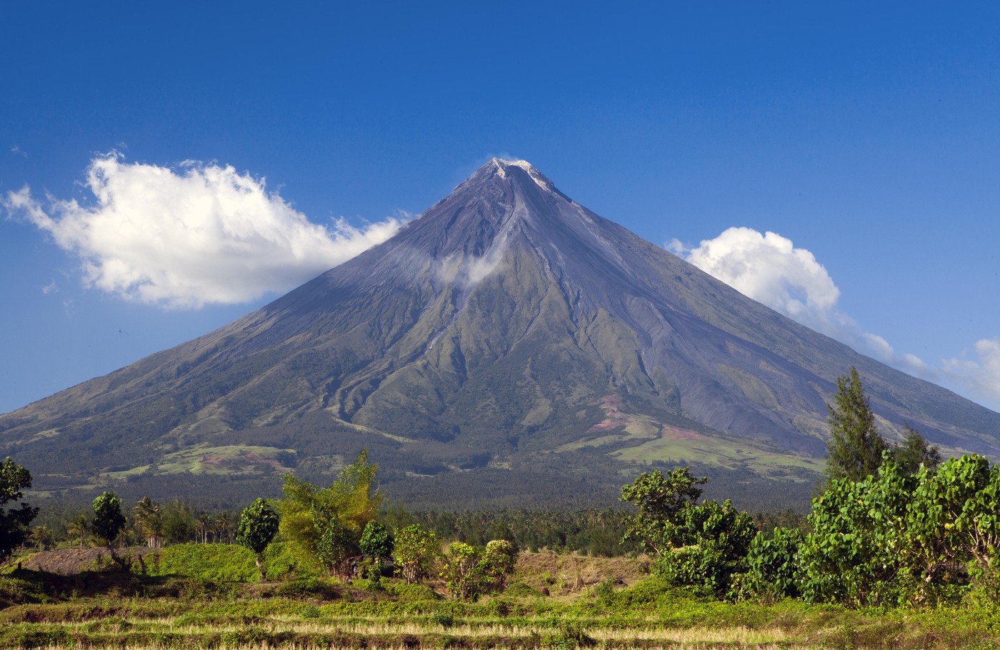 Mount Mayon Volcano in Albay, Bicol, Luzon Island, Philippines