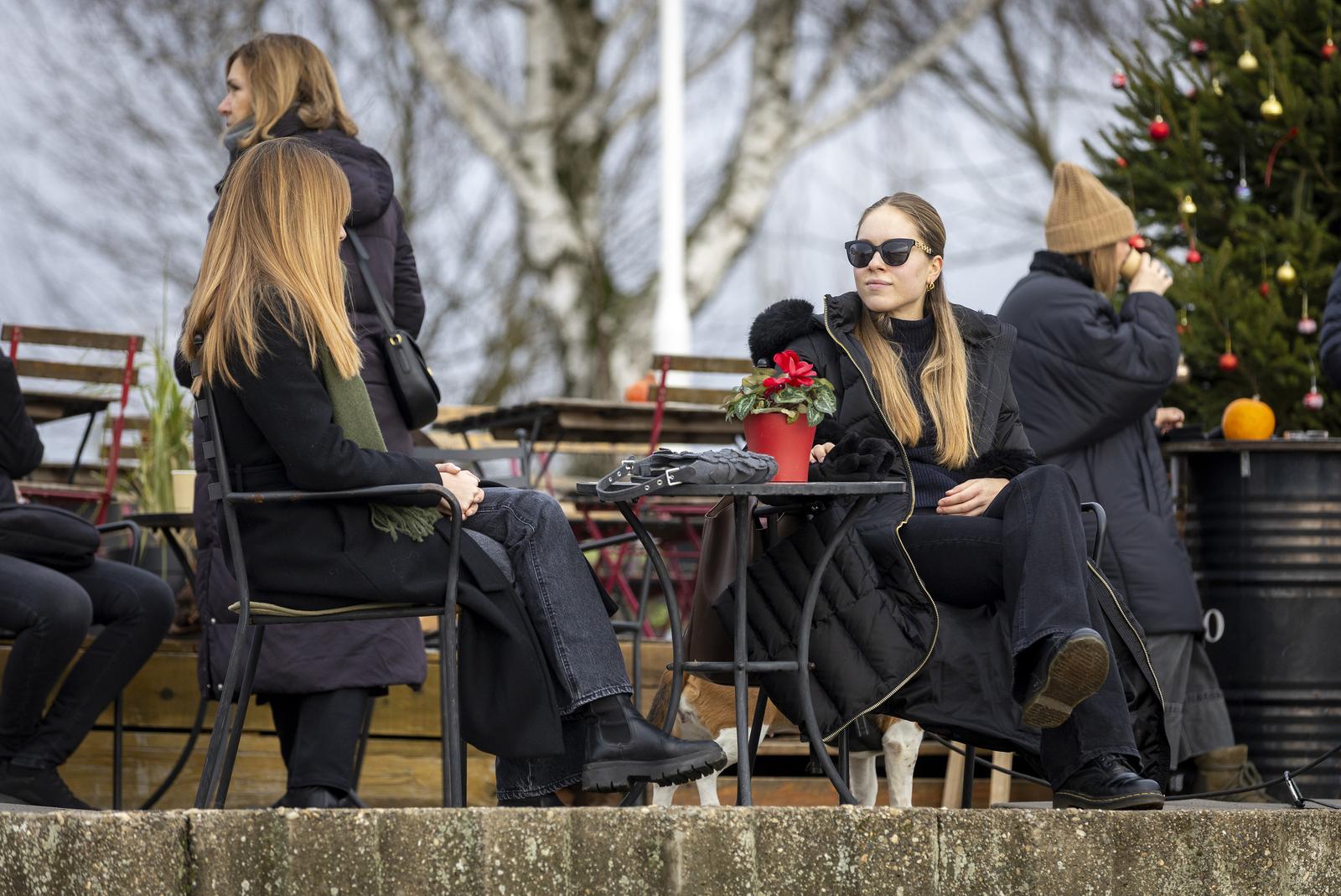 26.12.2025., Osijek - Dan poslije Bozica, blagdan svetog Stjepana osjecani iskoristili za stenju i druzenje na lijevoj obali Drave. Photo: Davor Javorovic/PIXSELL