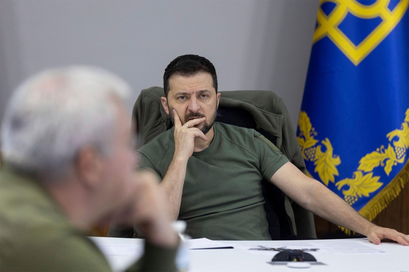 Kyiv, Ukraine. 10th Oct, 2022. Ukrainian President Volodymyr Zelenskyy, chairs a meeting on restoring electricity after Russian missile attacks damaged the nations energy infrastructure at the Mariinskyi Palace, October 10, 2022 in Kyiv Ukraine. Credit: U