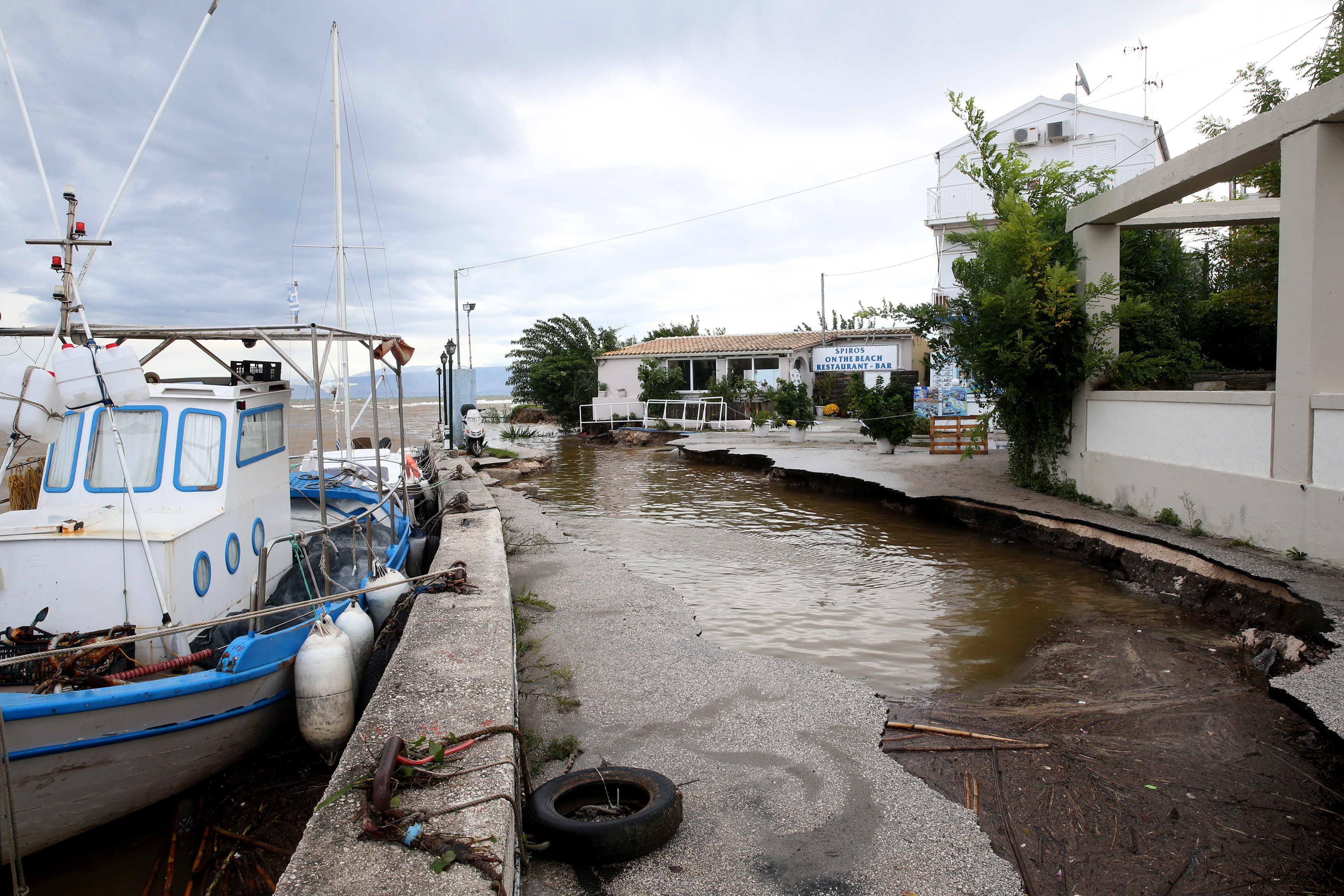 Krf poplava A heavy rainfall caused damages in Corfu Island